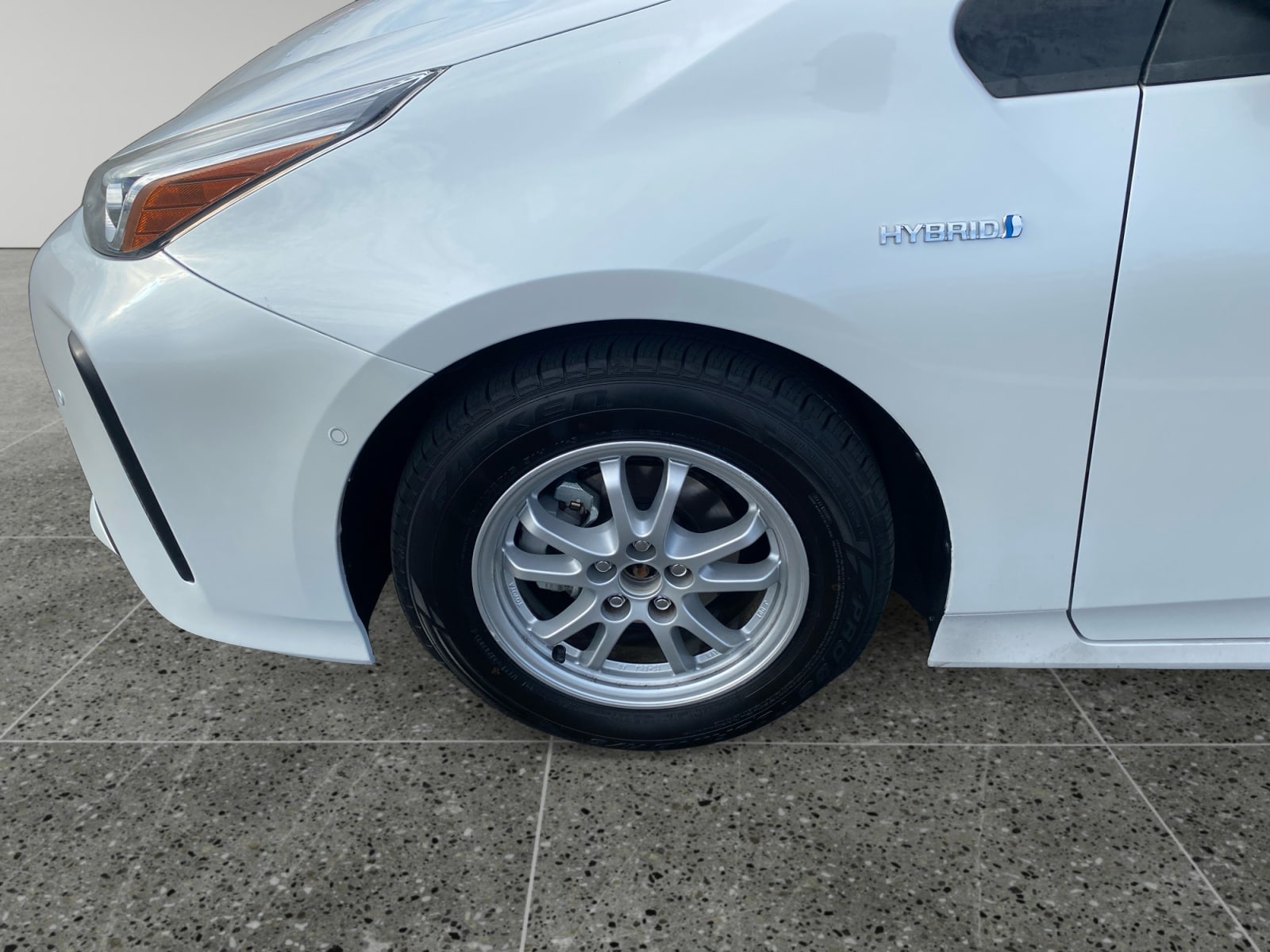 2022 Toyota Prius LE - Photo 14