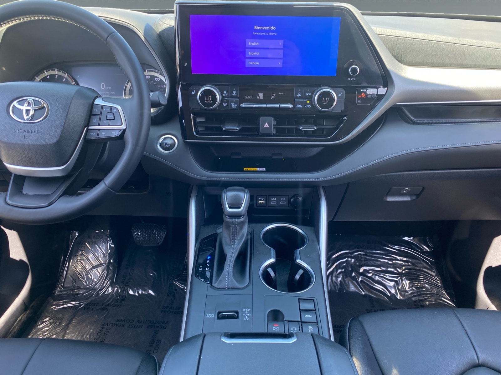 2024 Toyota Highlander XLE - Photo 11