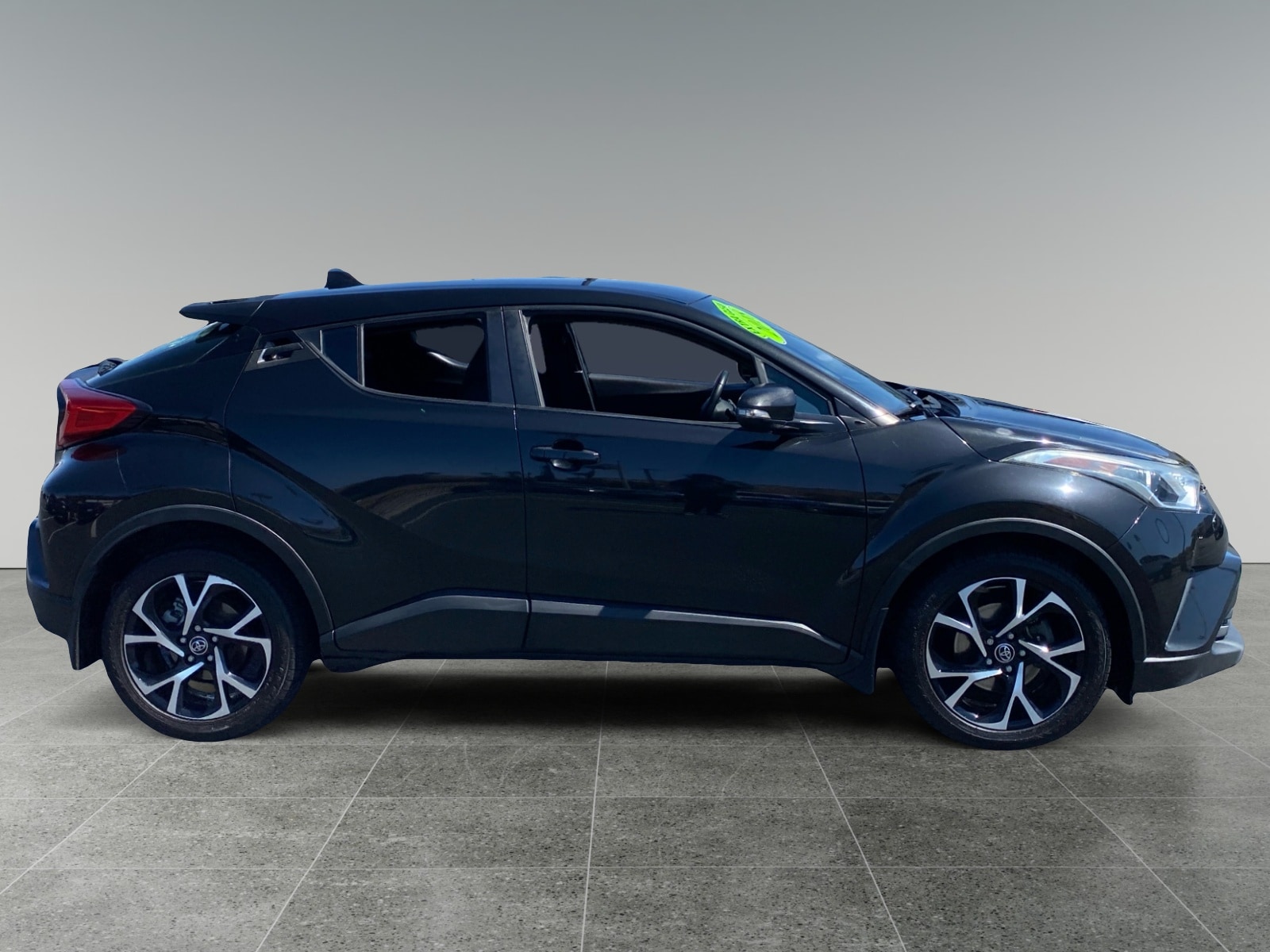 2018 Toyota C-HR XLE photo 6