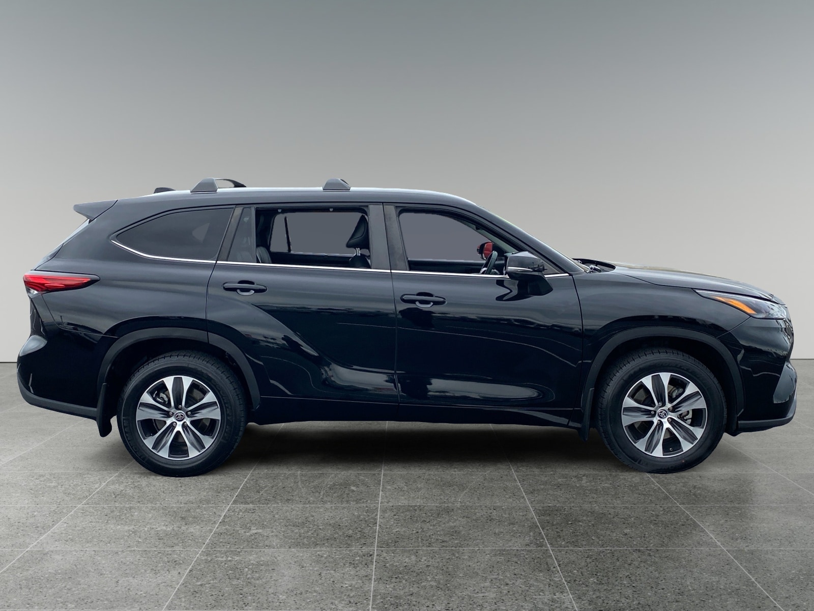 2023 Toyota Highlander XLE photo 6
