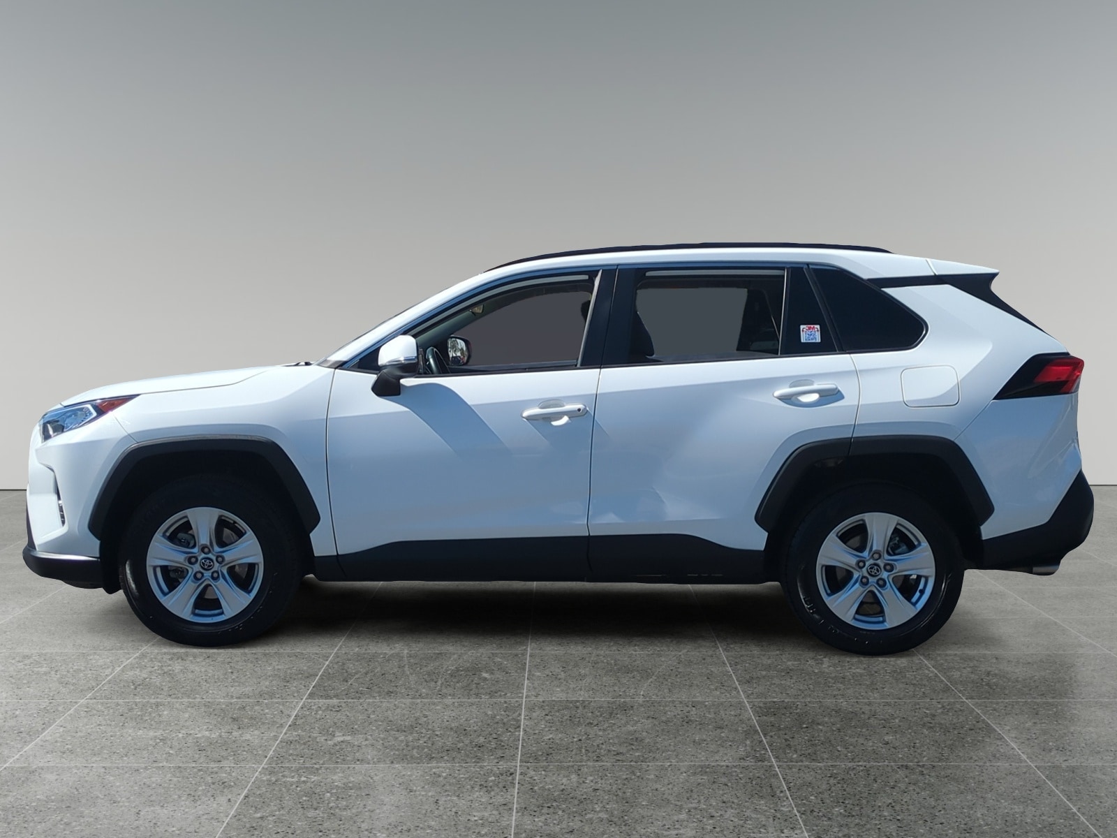 2020 Toyota RAV4 XLE photo 2