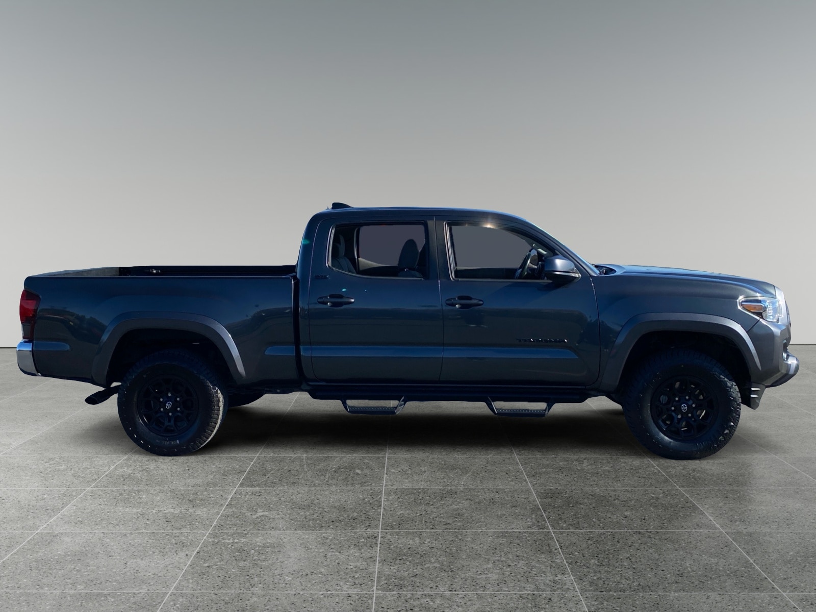 2020 Toyota Tacoma SR5 photo 6