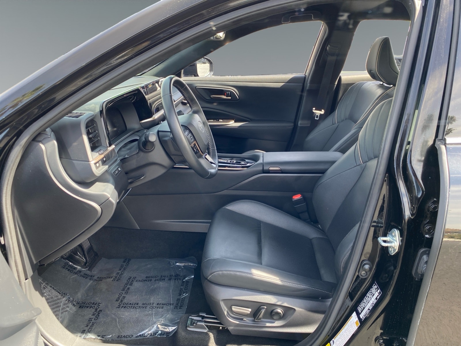 2025 Toyota Crown XLE - Photo 9