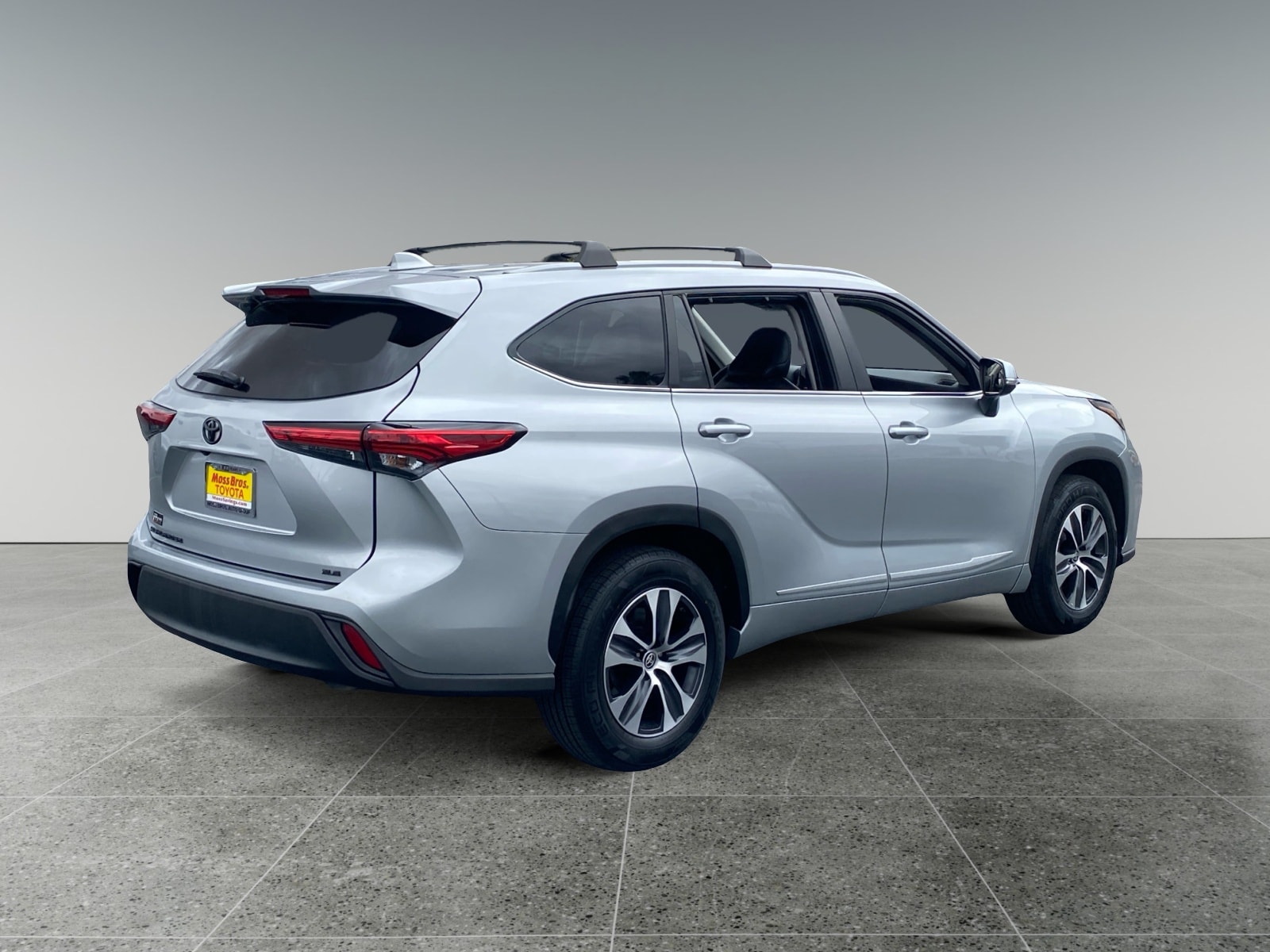 2023 Toyota Highlander XLE photo 5