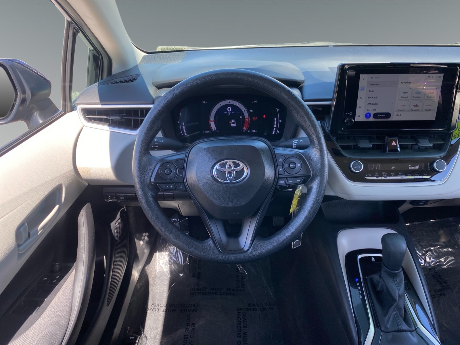 2026 Toyota Corolla LE - Photo 10