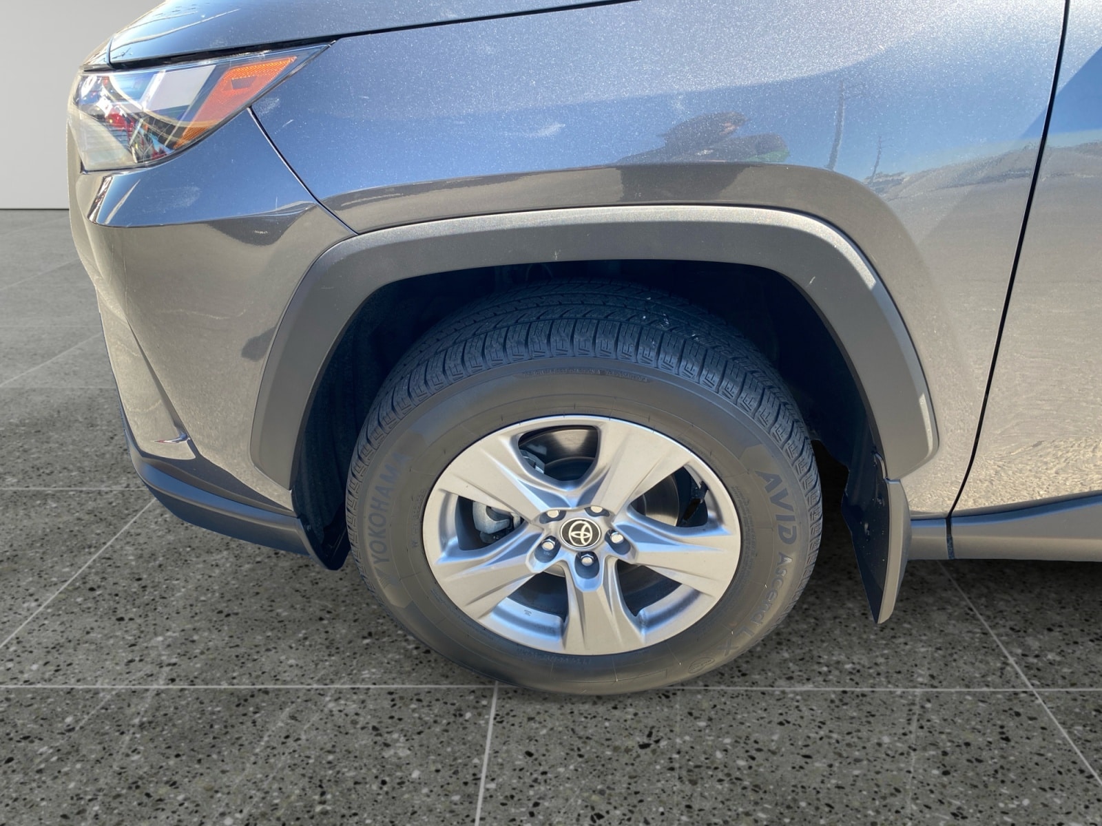 2022 Toyota RAV4 XLE - Photo 14