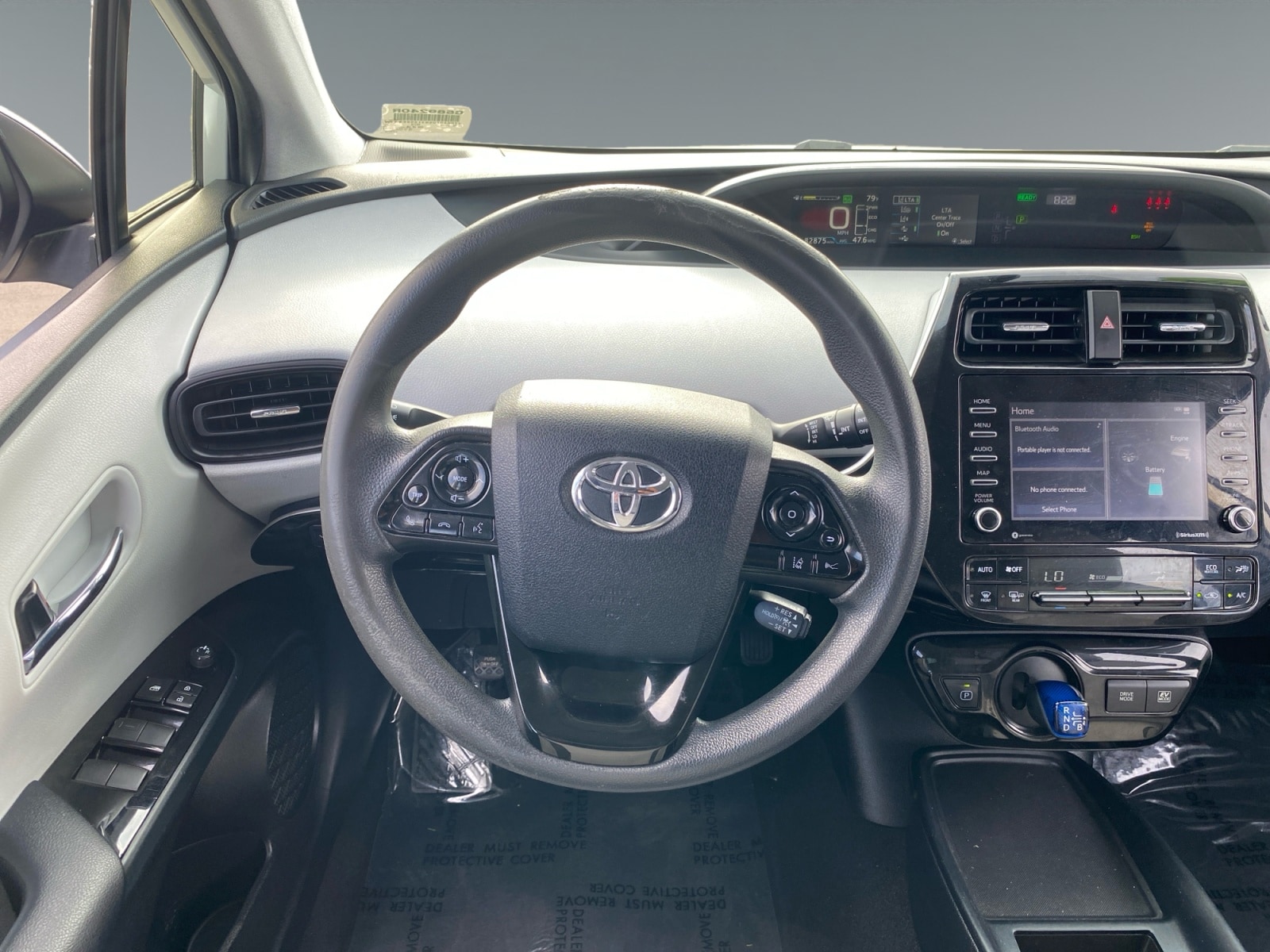2022 Toyota Prius LE - Photo 12