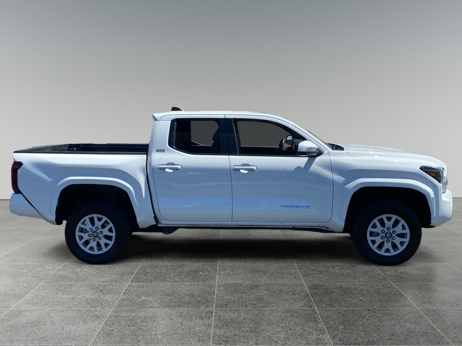 2024 Toyota Tacoma SR5 - Photo 6
