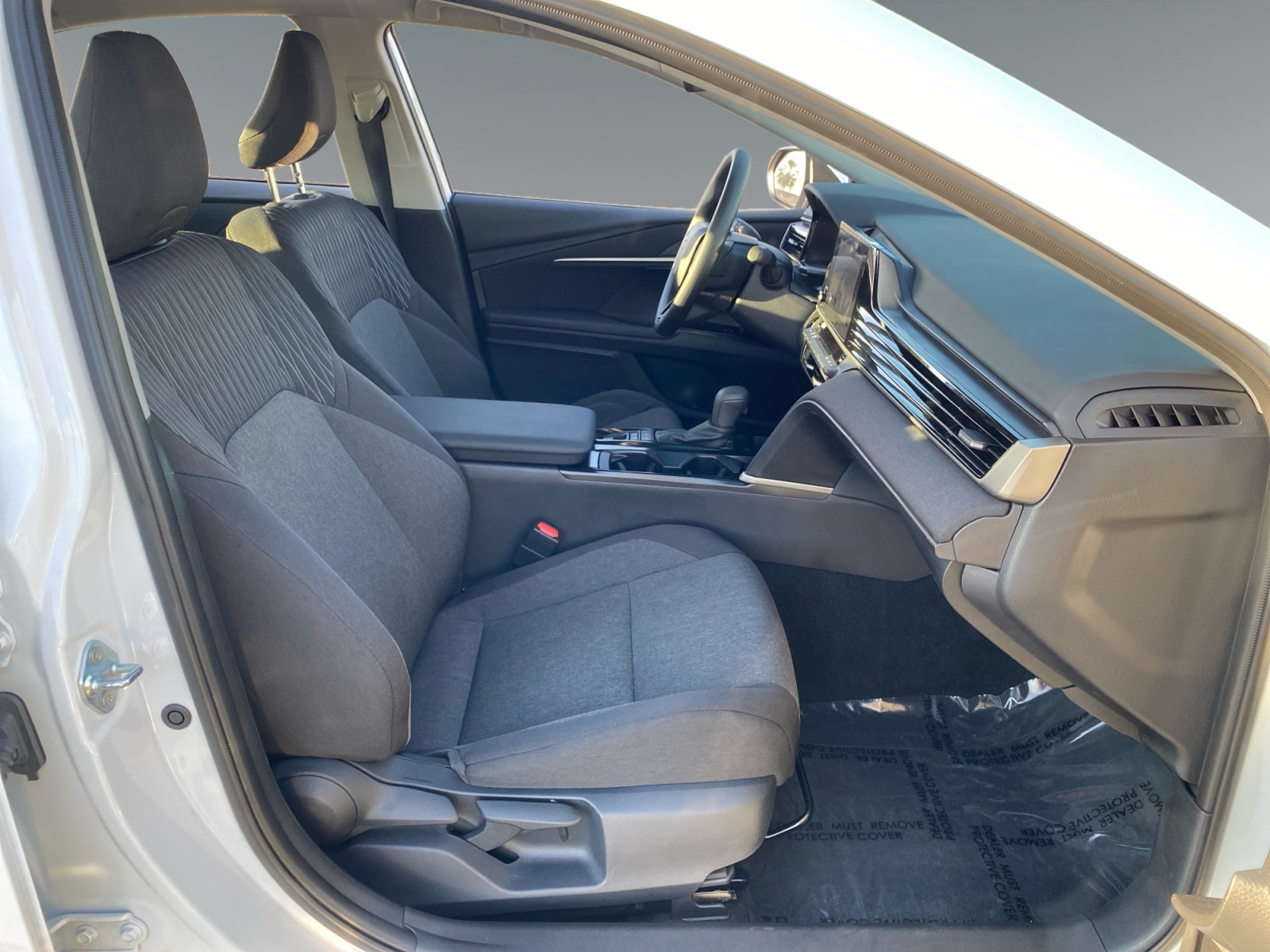 2025 Toyota Camry LE - Photo 15