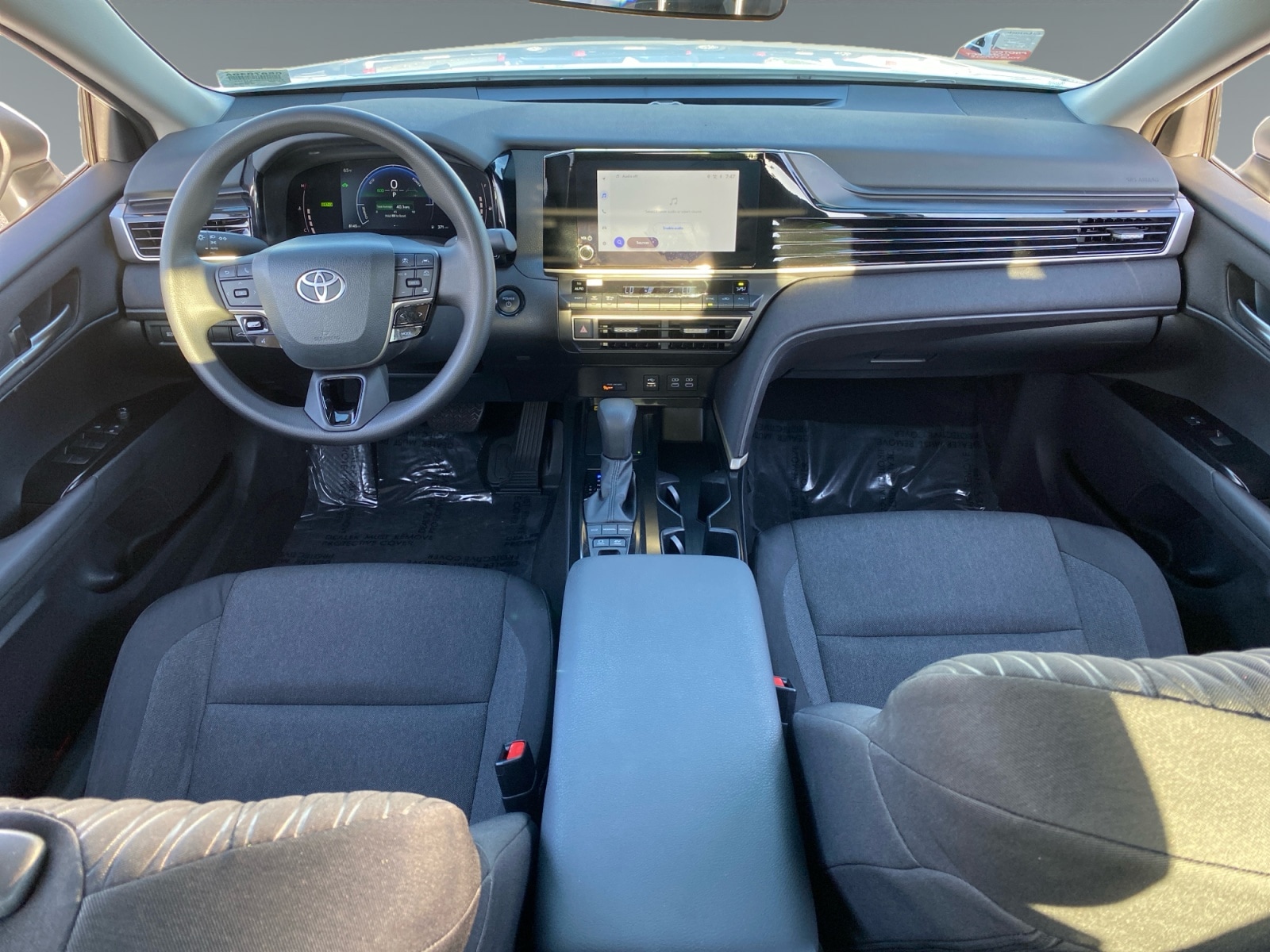 2025 Toyota Camry LE - Photo 10