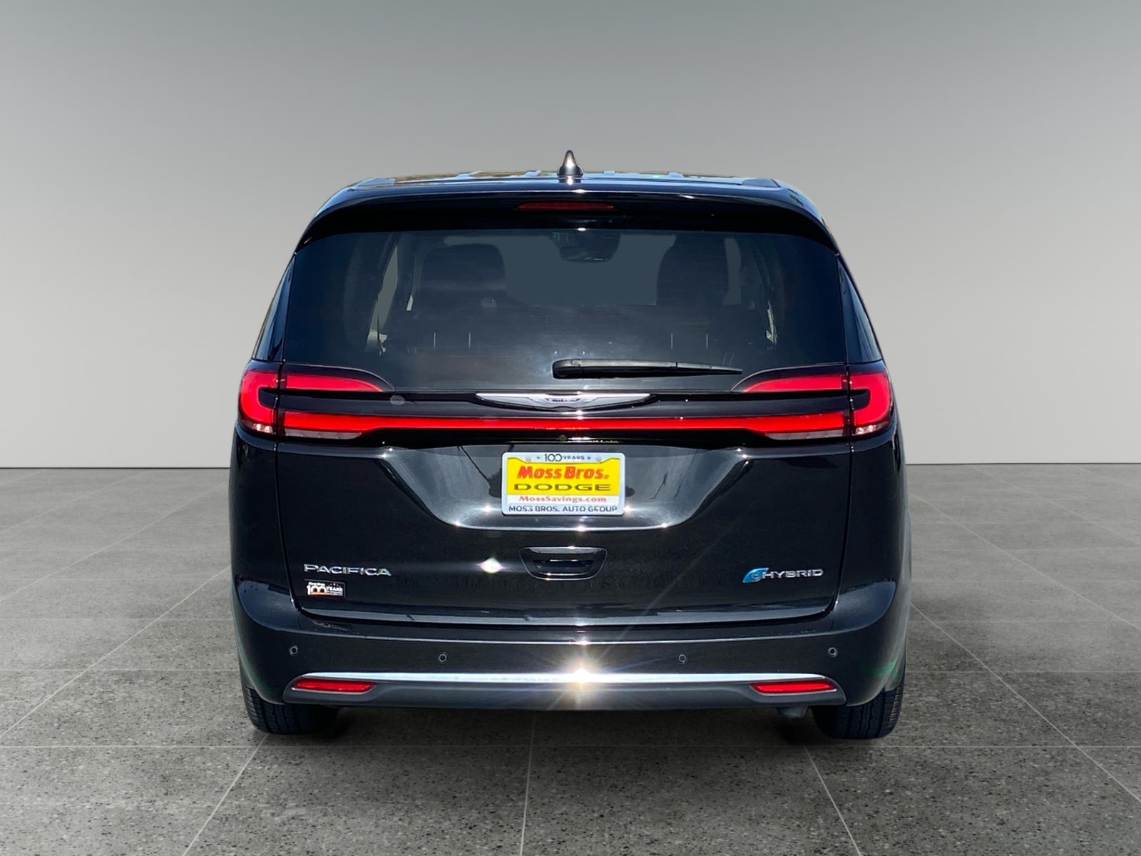 2024 Chrysler Pacifica PHEV Select - Photo 4