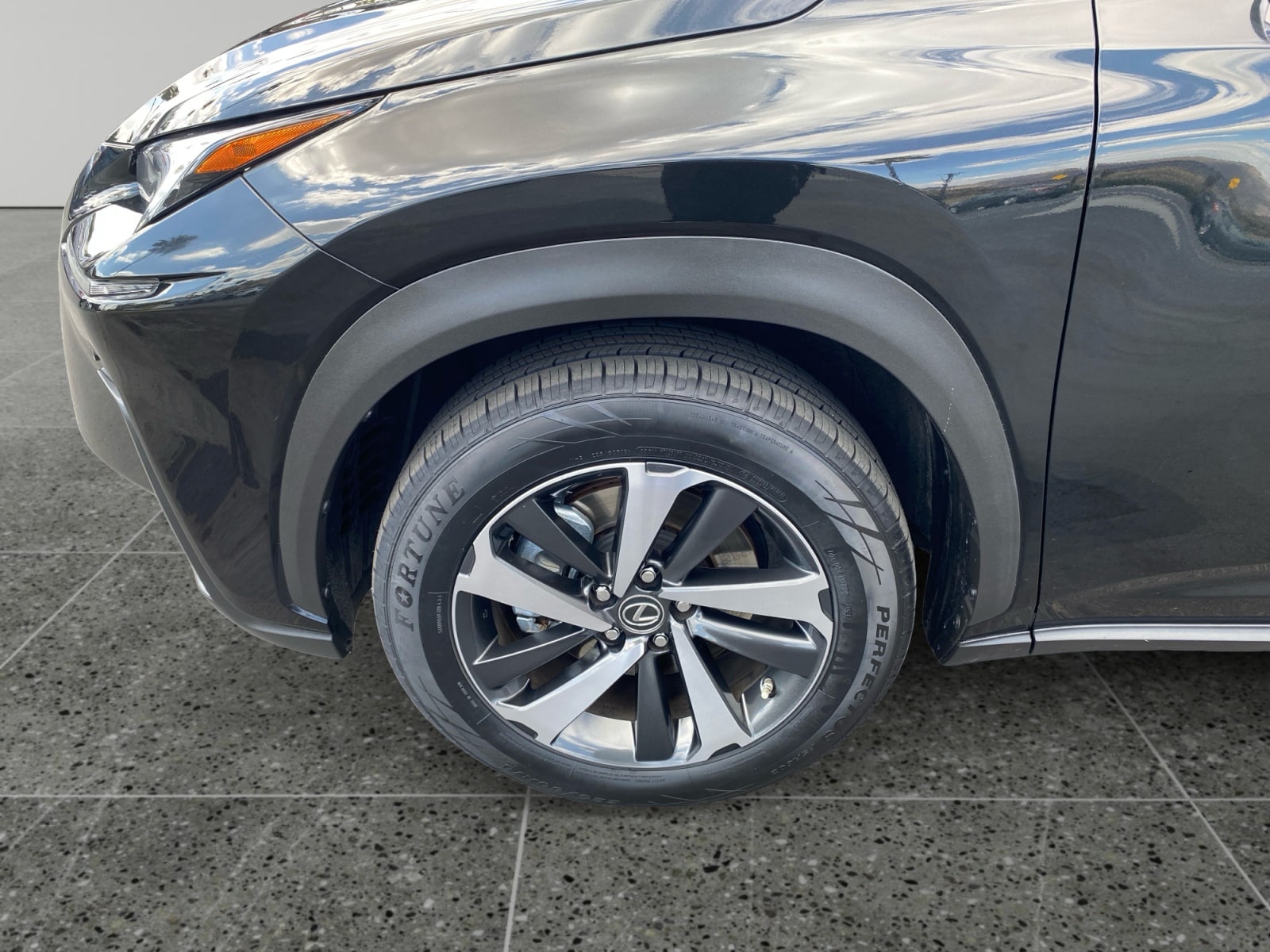 2020 Lexus NX 300 - Photo 14