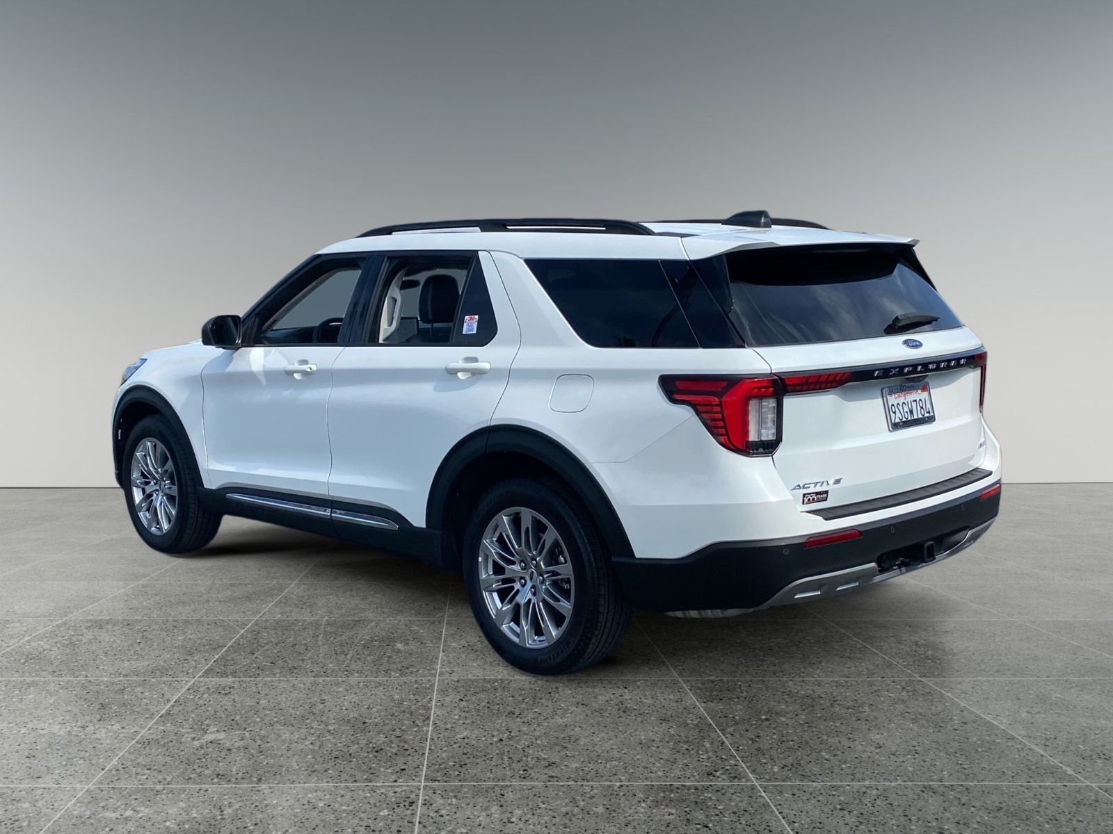 2025 Ford Explorer Active photo 3