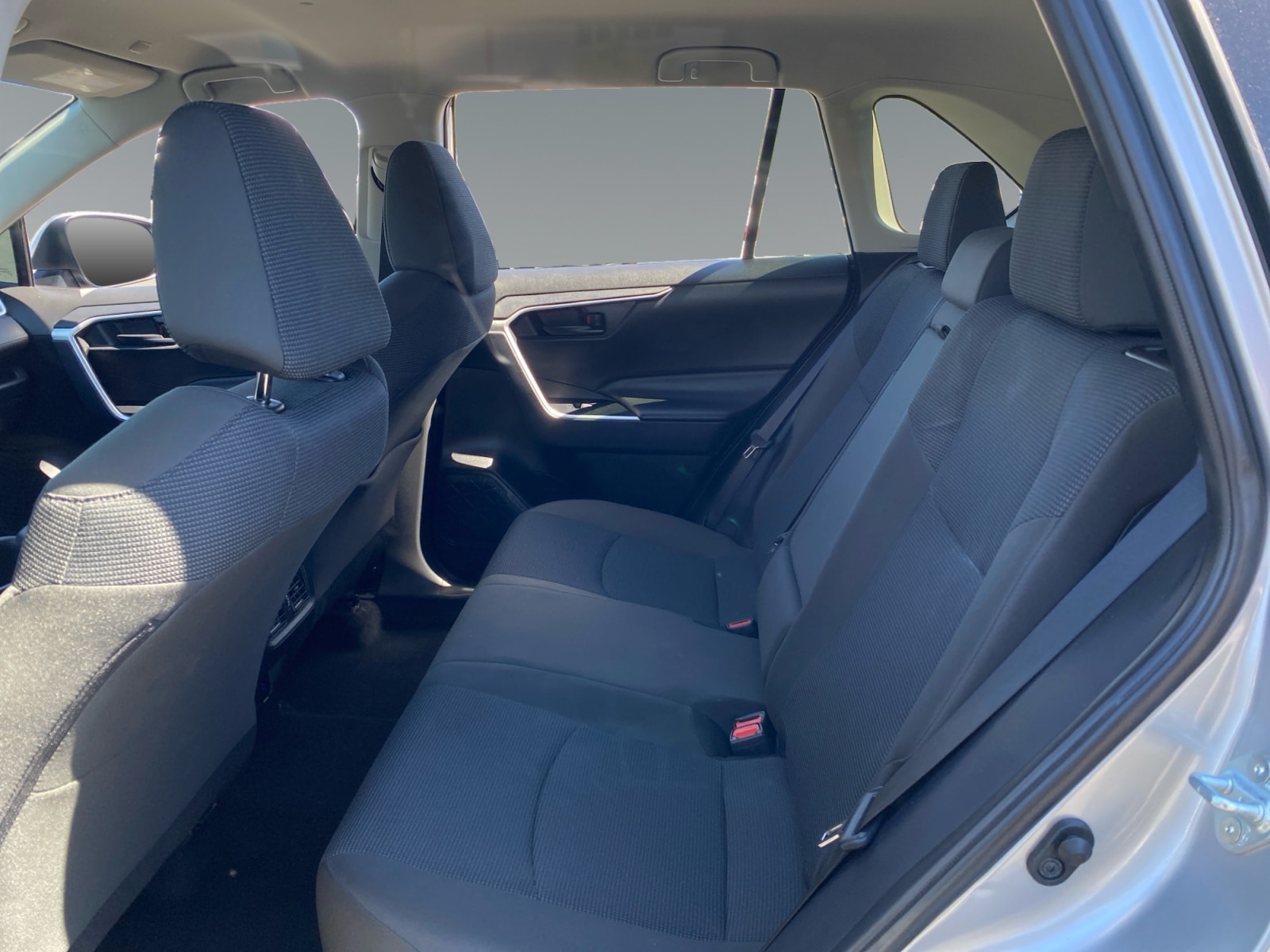 2024 Toyota RAV4 LE - Photo 13