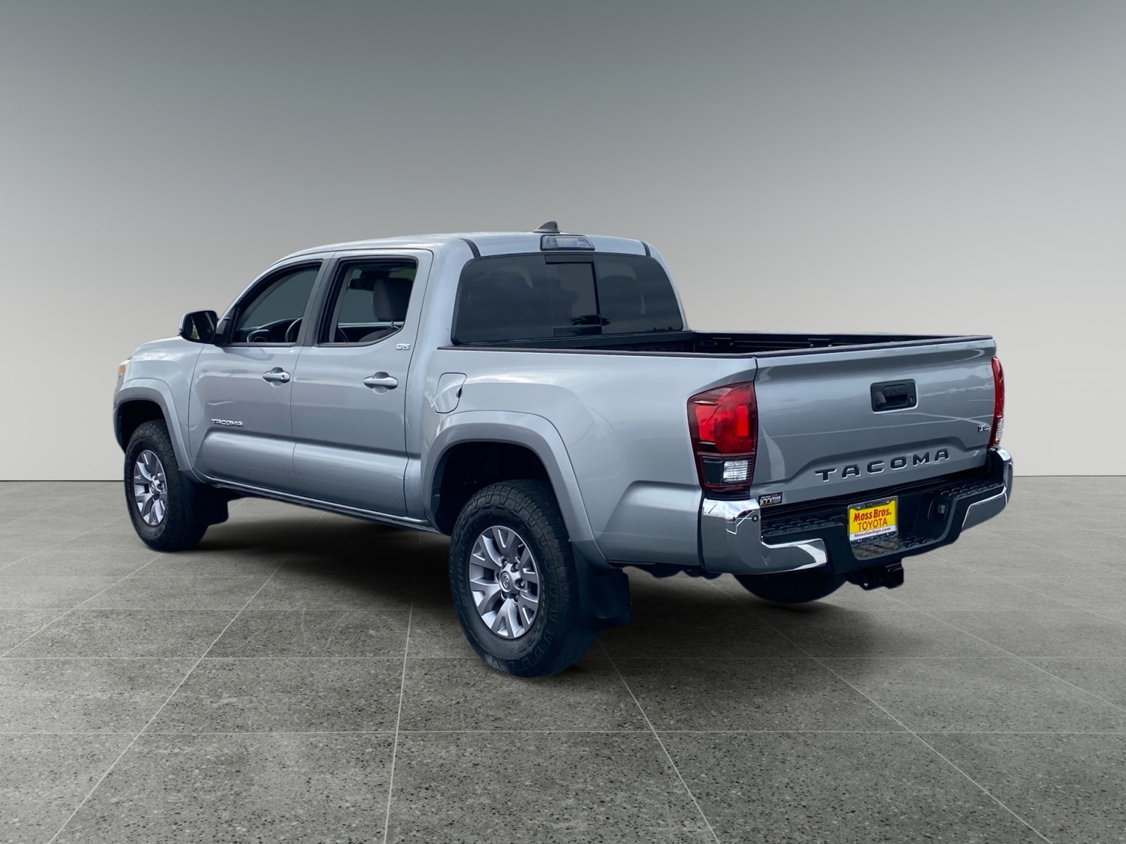 View vehicle photo 3