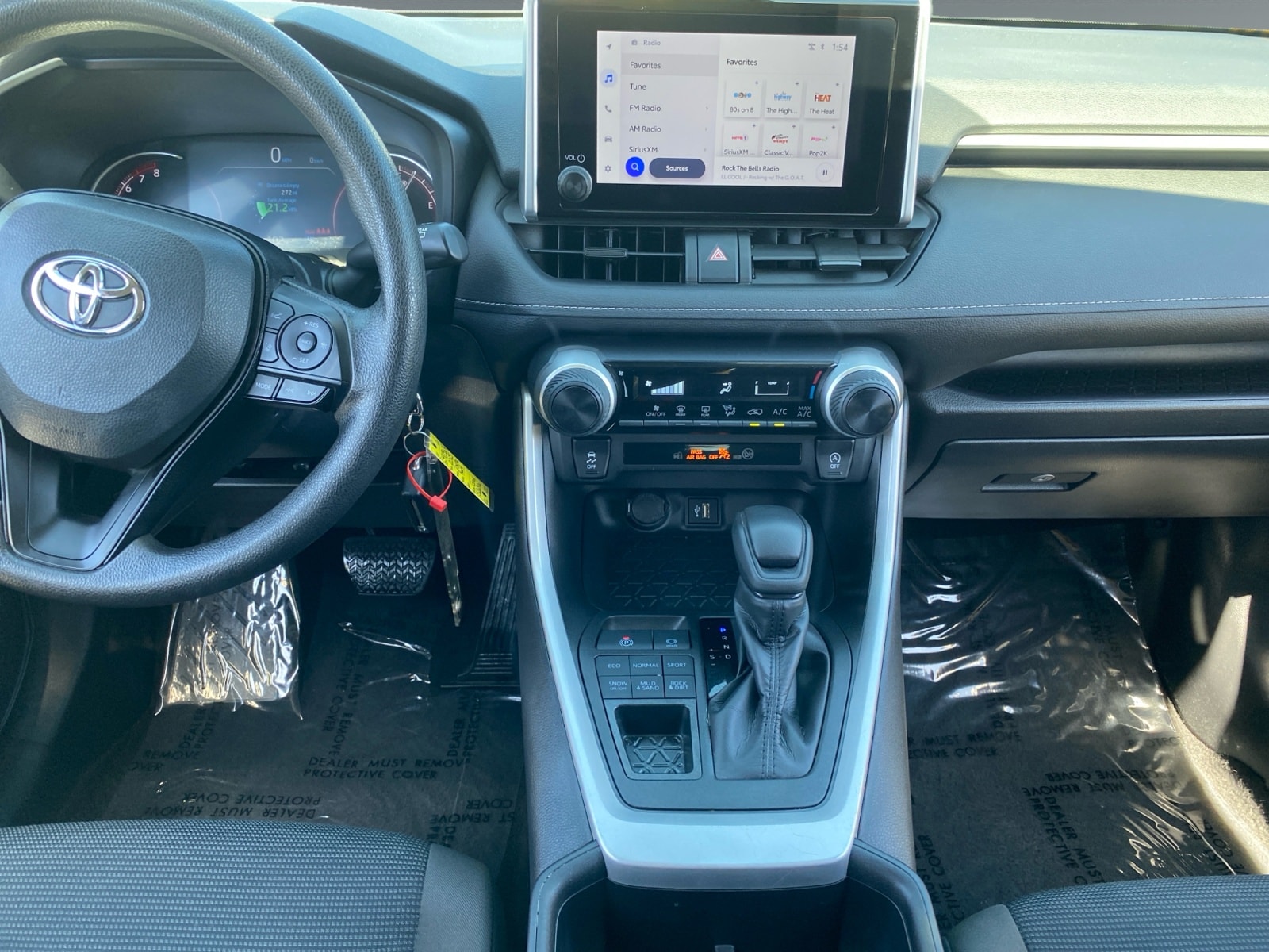 2025 Toyota RAV4 LE - Photo 11