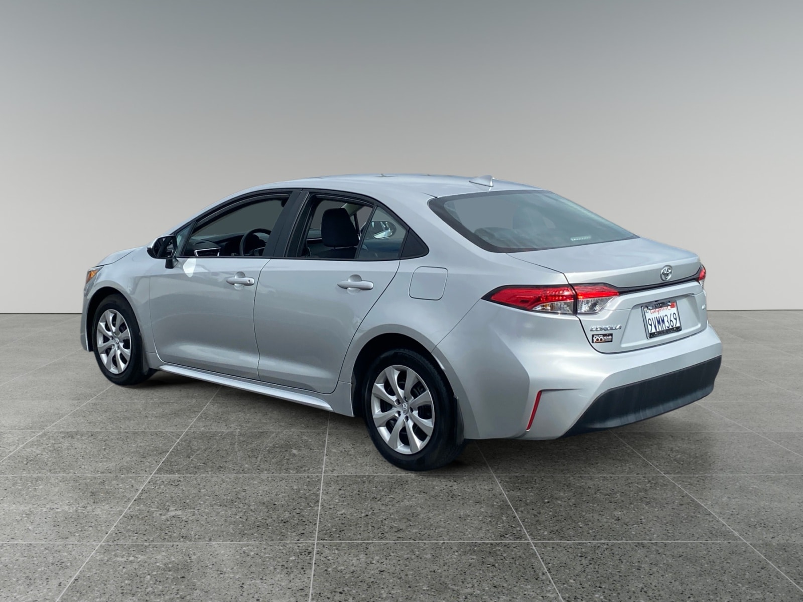 2026 Toyota Corolla LE - Photo 3