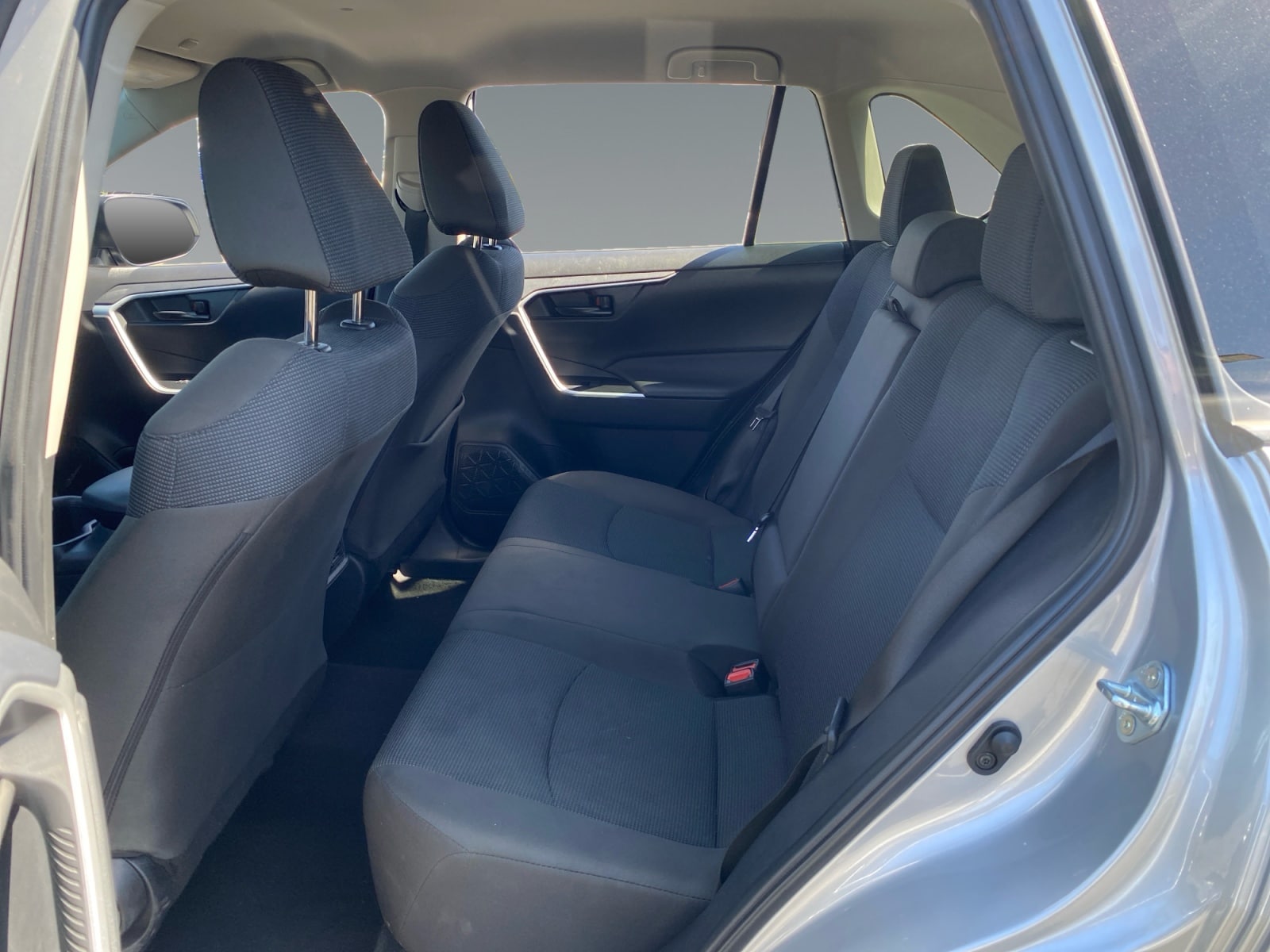 2025 Toyota RAV4 LE - Photo 13