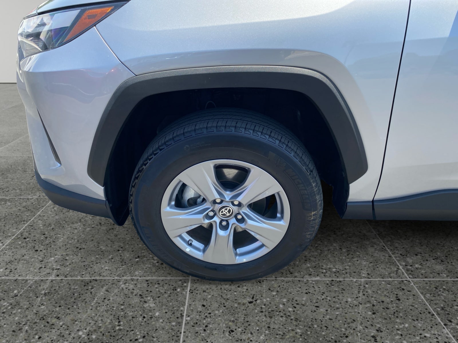 2023 Toyota RAV4 LE - Photo 14