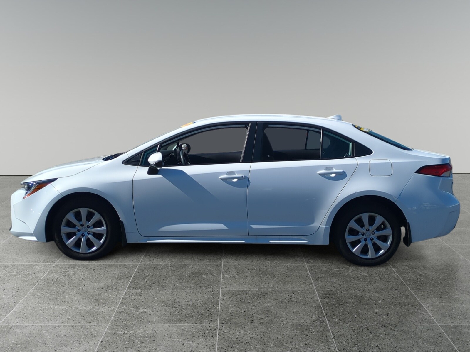 2025 Toyota Corolla LE photo 2