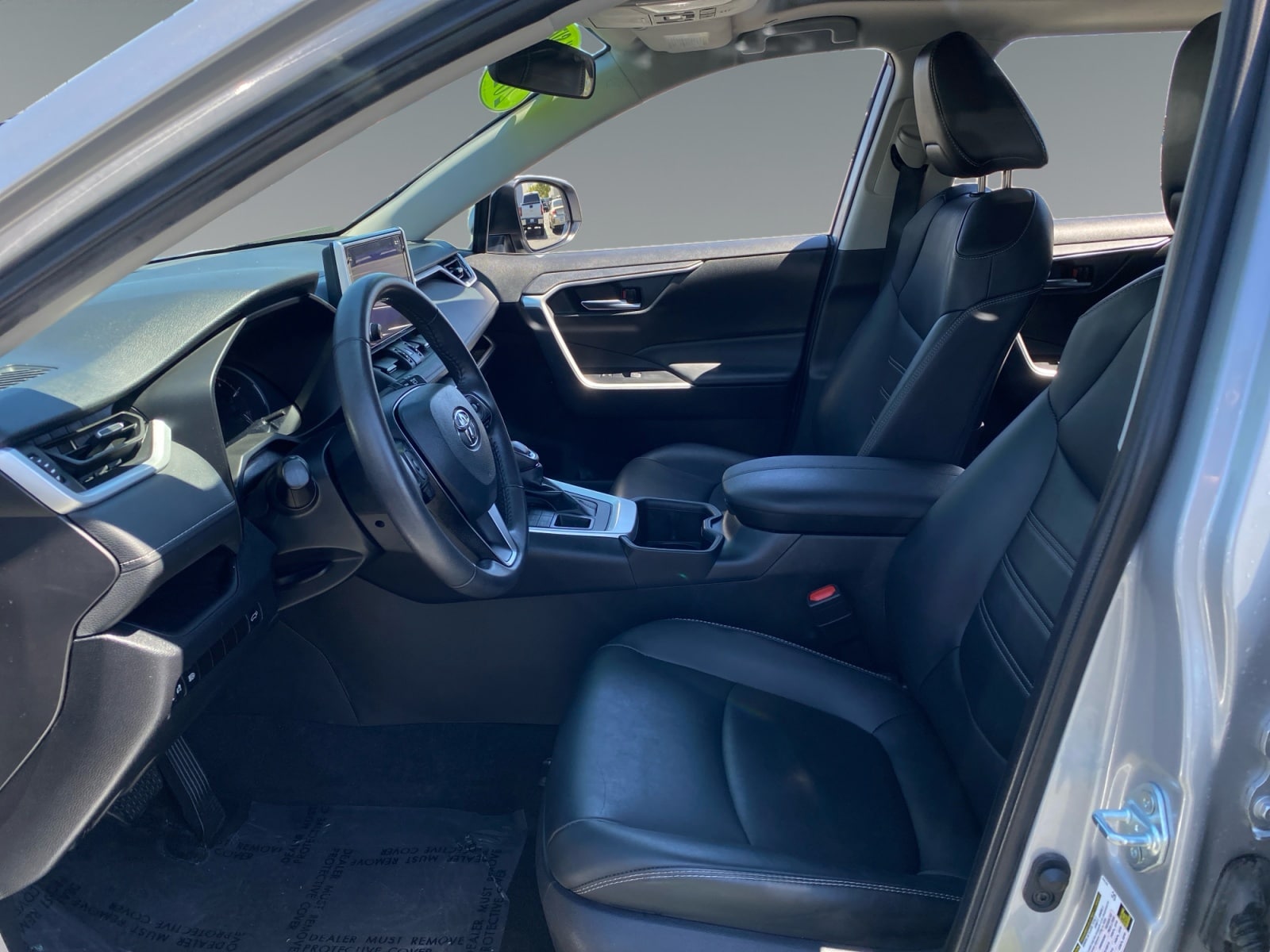 2024 Toyota RAV4 XLE Premium - Photo 9