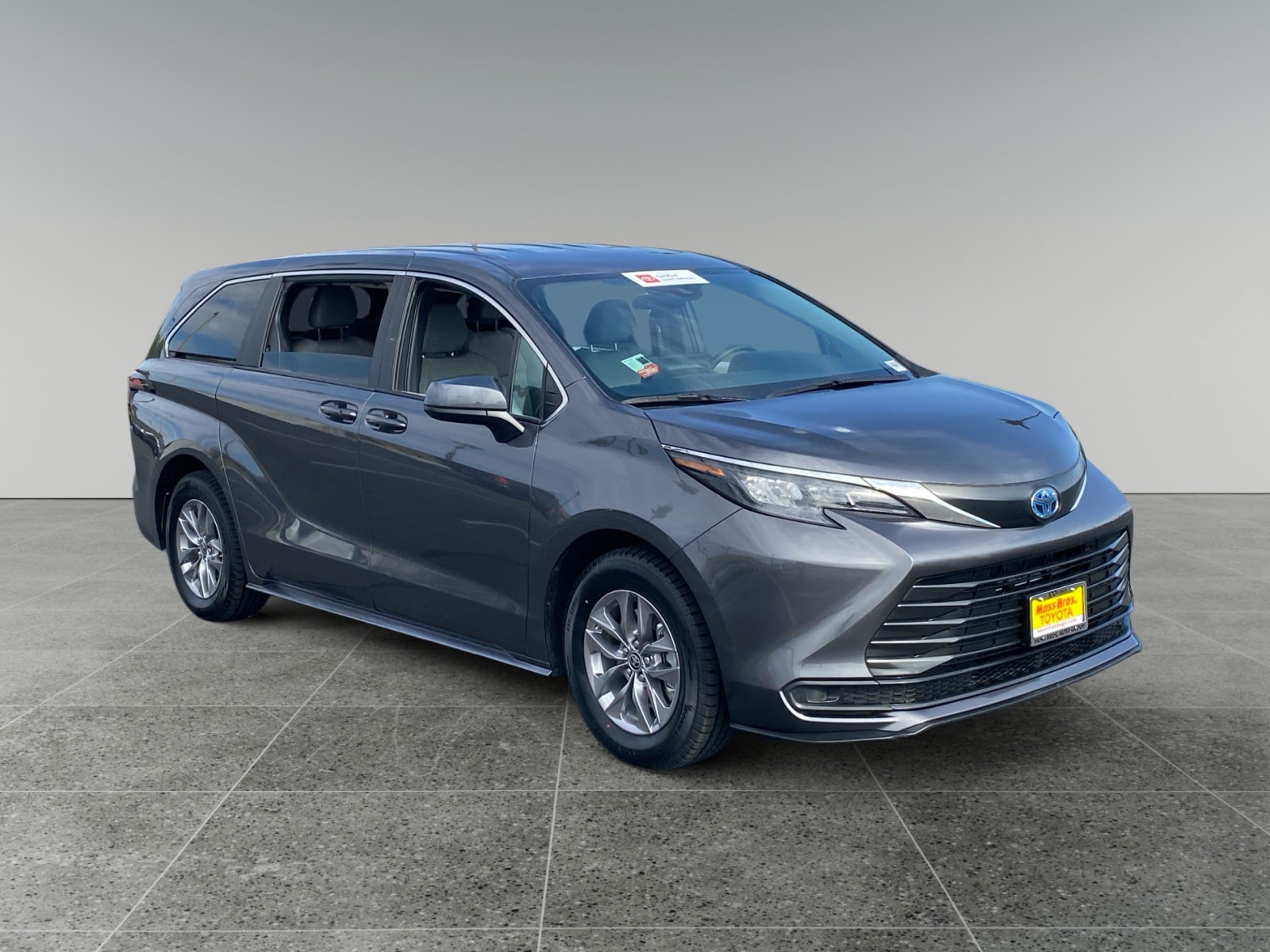 2025 Toyota Sienna LE - Photo 7