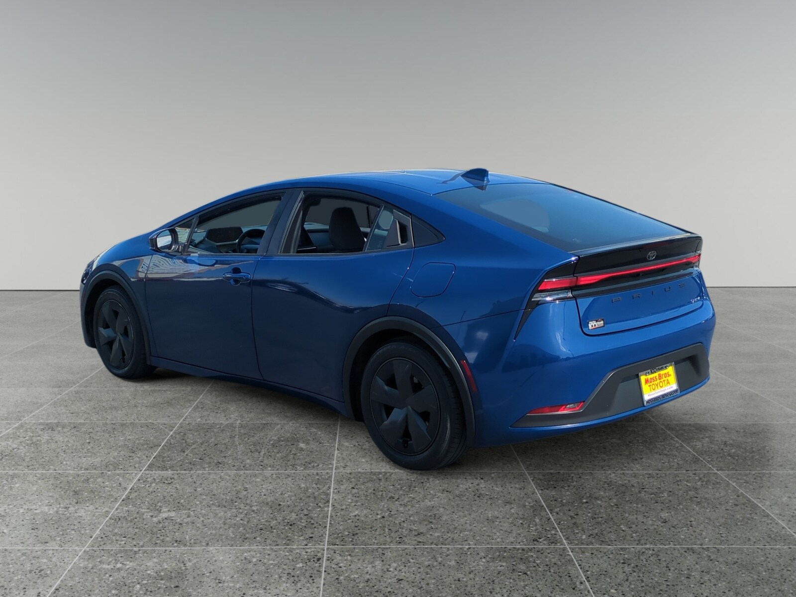 2023 Toyota Prius LE photo 3