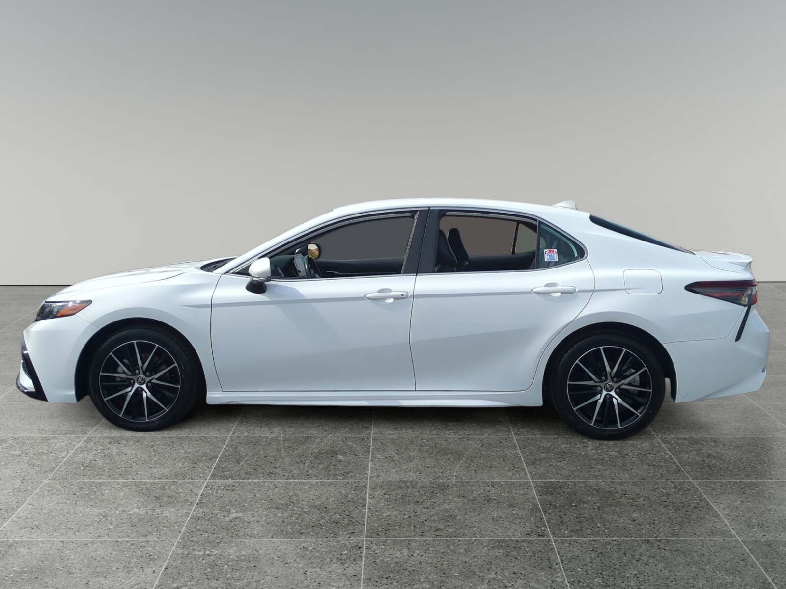 2024 Toyota Camry SE photo 2