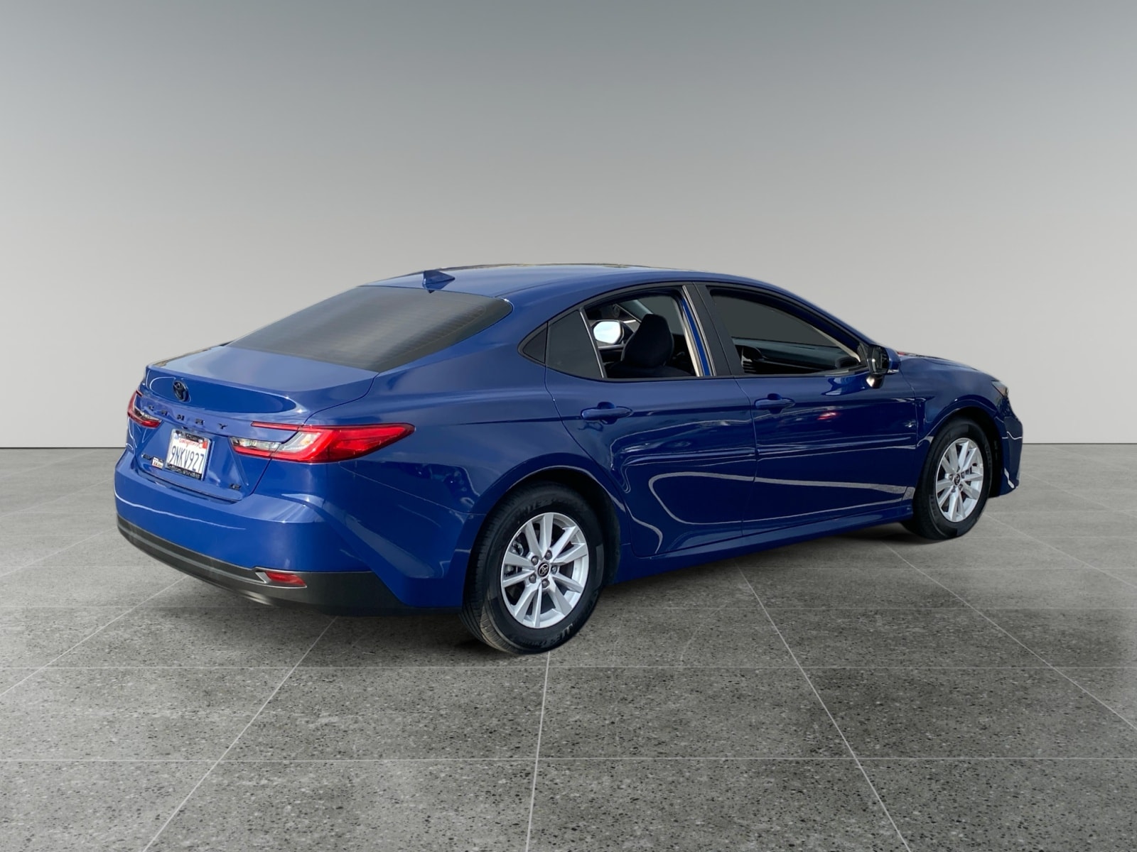 View vehicle photo 5