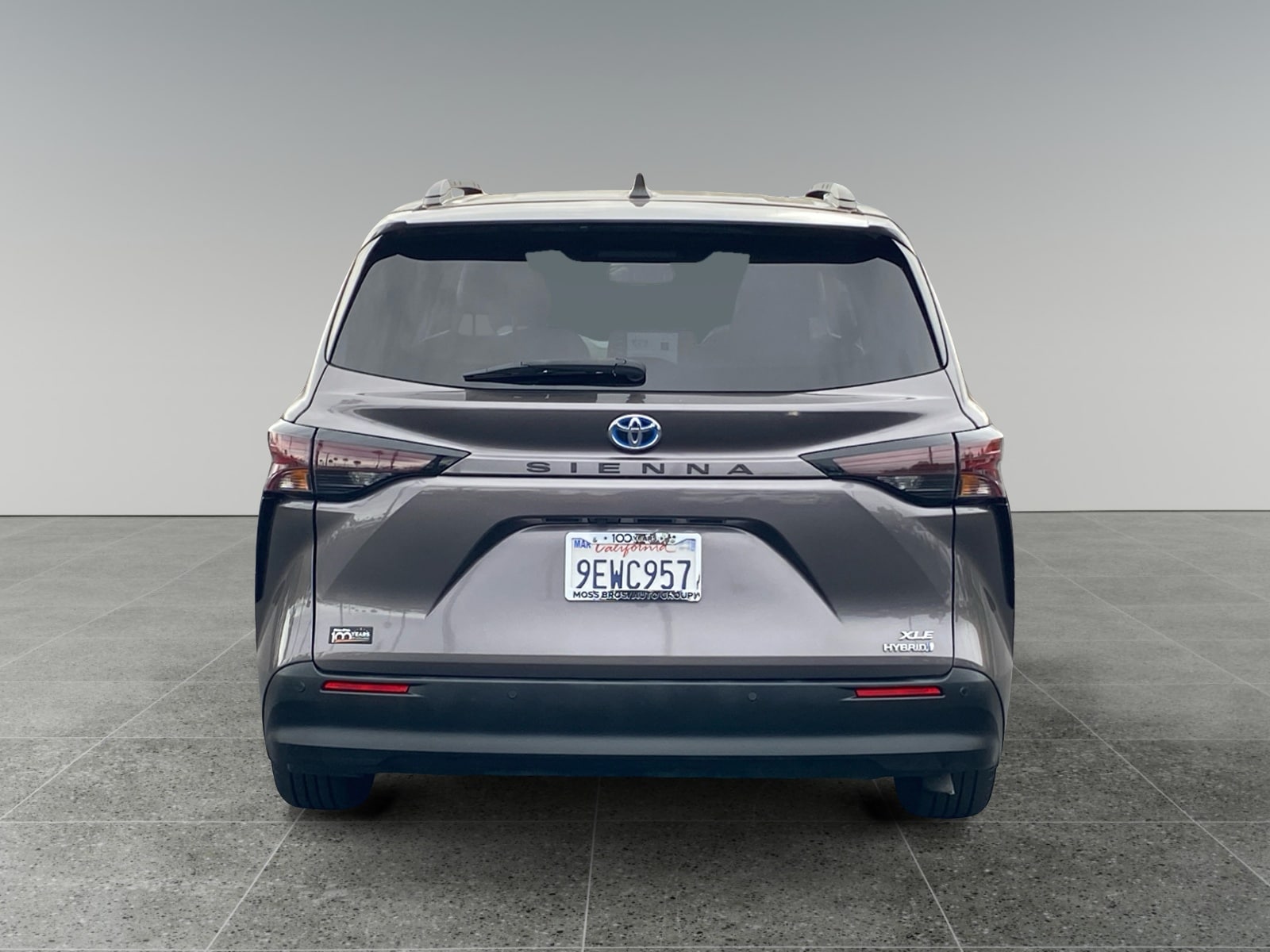 2023 Toyota Sienna XLE photo 4