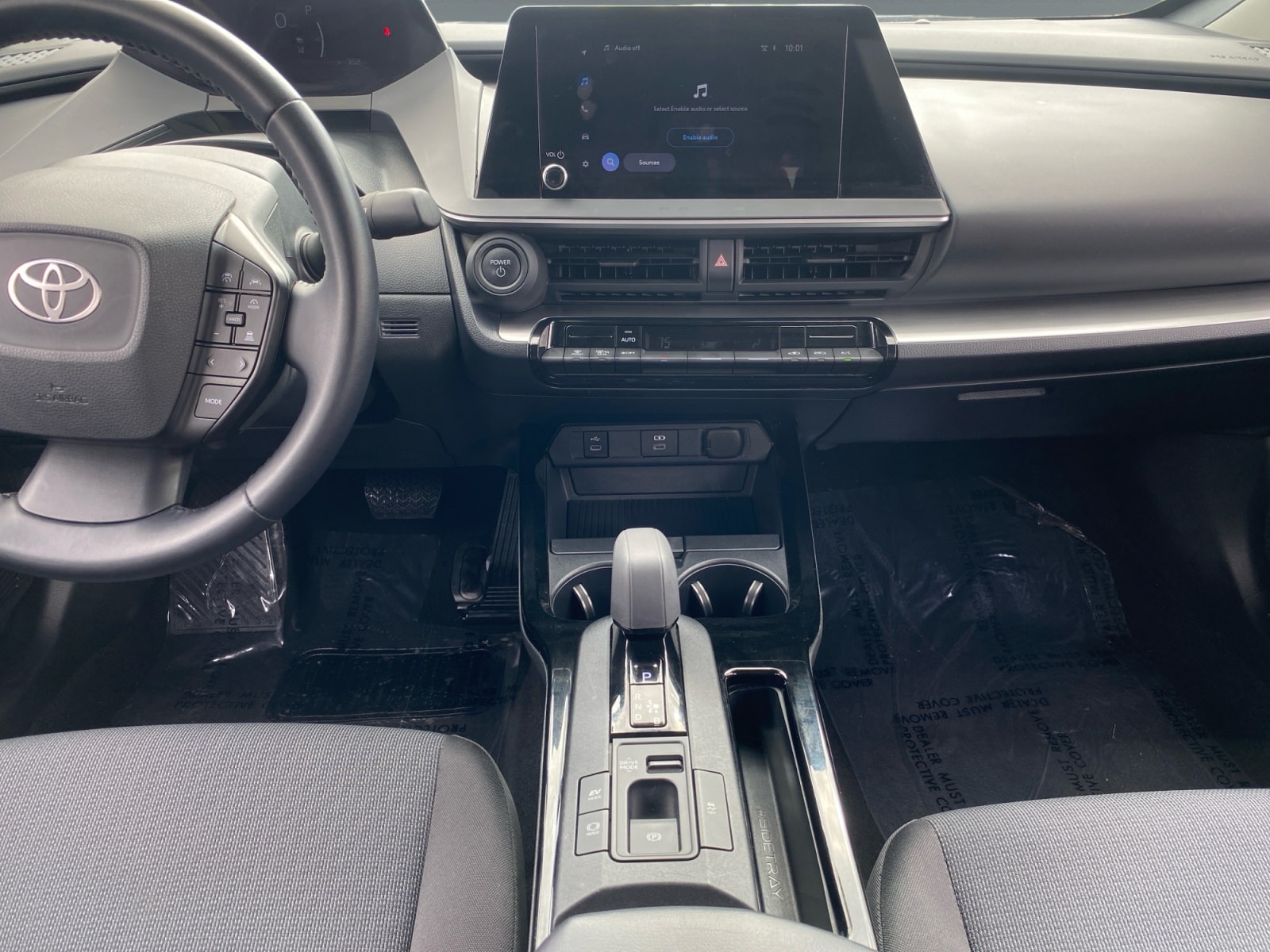 2025 Toyota Prius LE - Photo 11