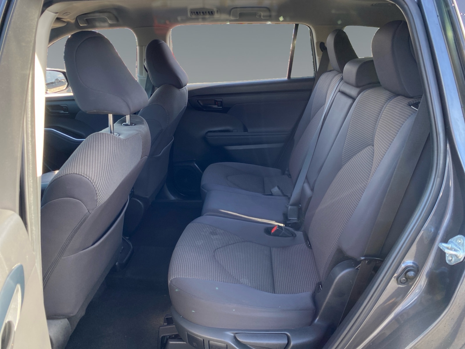 2024 Toyota Highlander LE - Photo 13