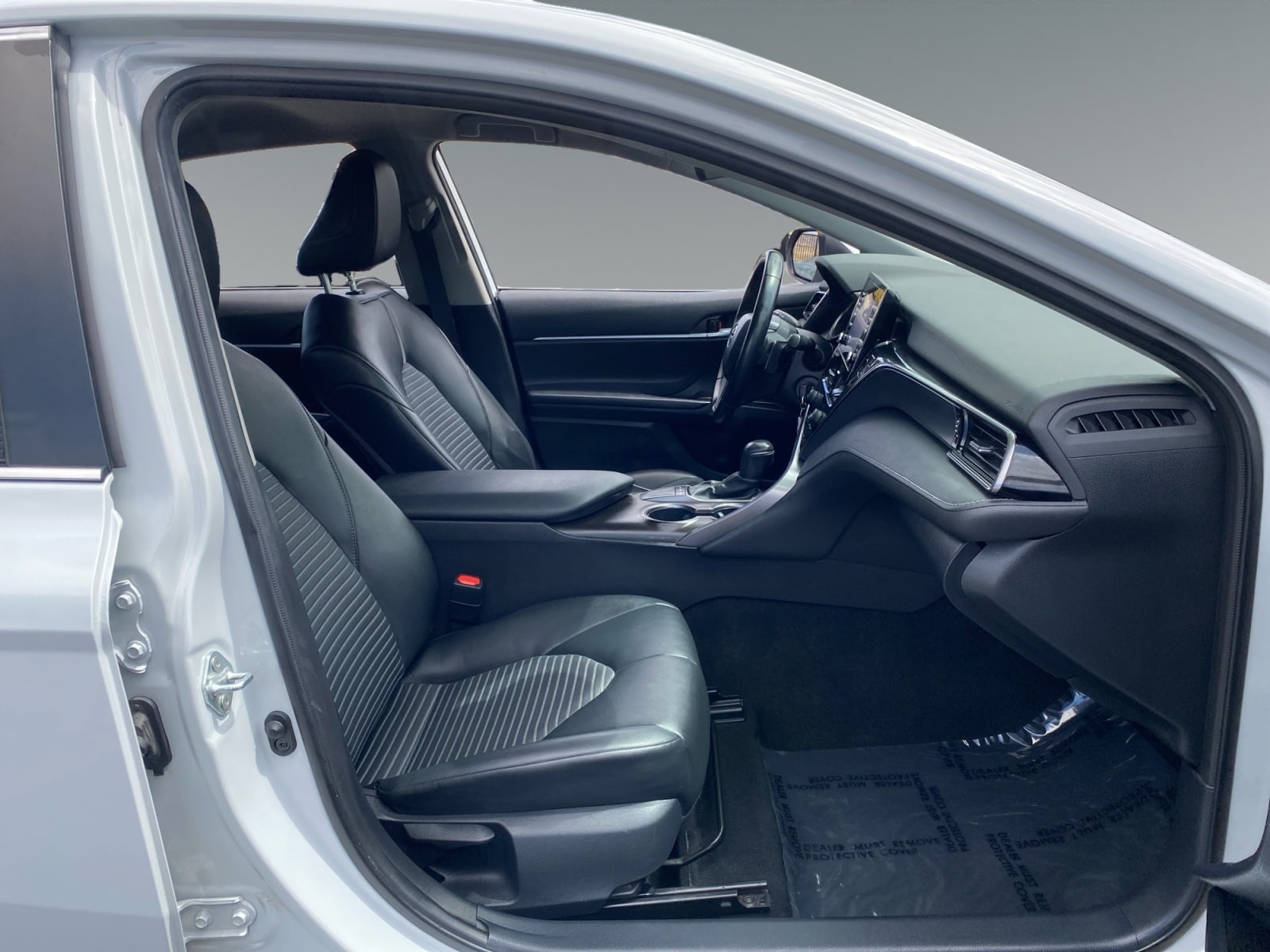 2023 Toyota Camry SE - Photo 15