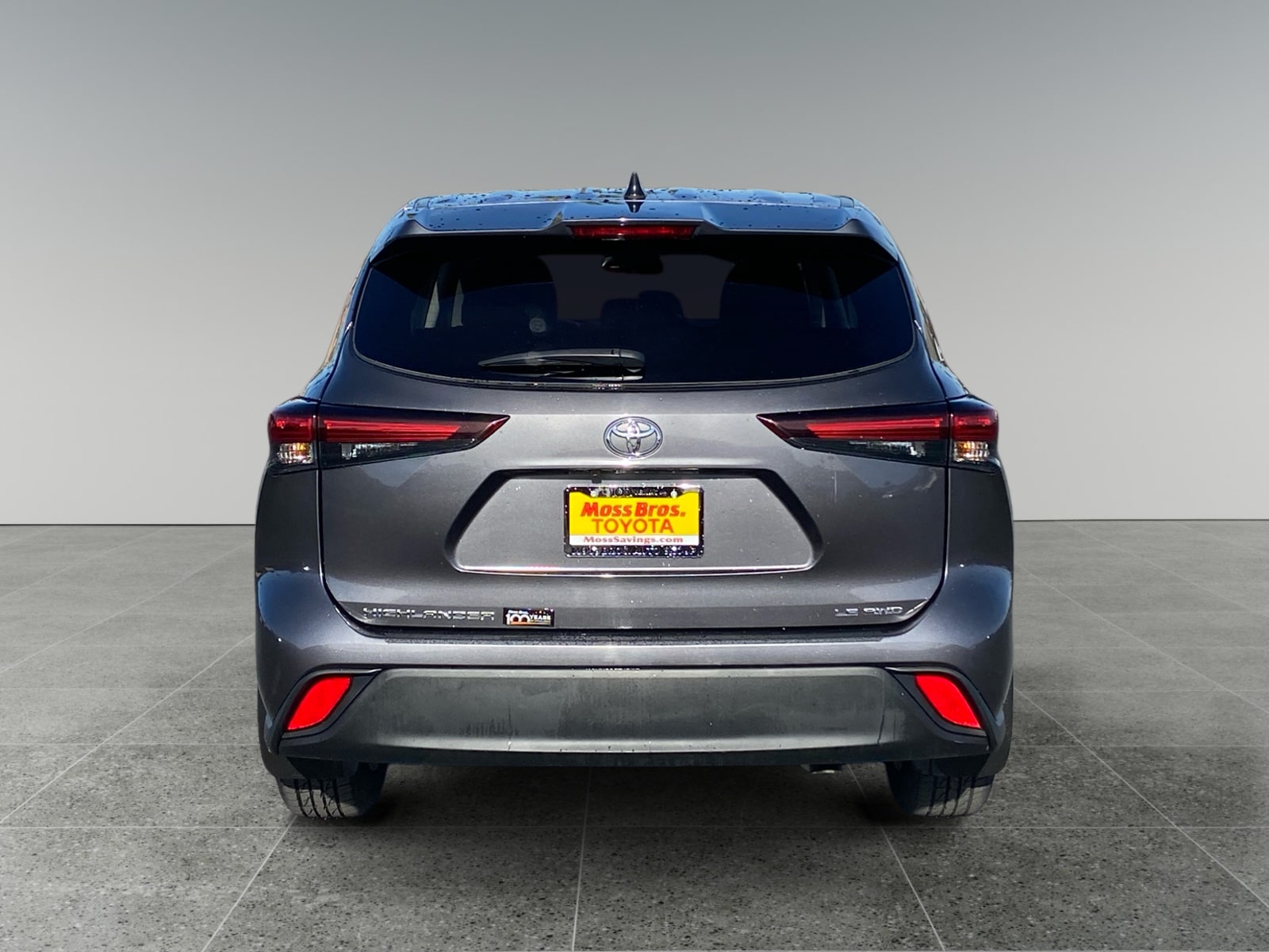 2024 Toyota Highlander LE photo 4
