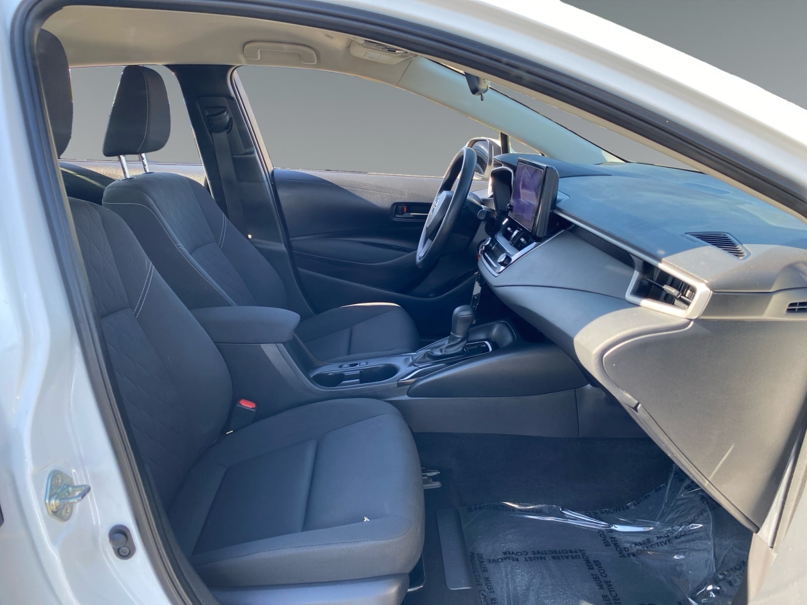 2026 Toyota Corolla LE - Photo 15