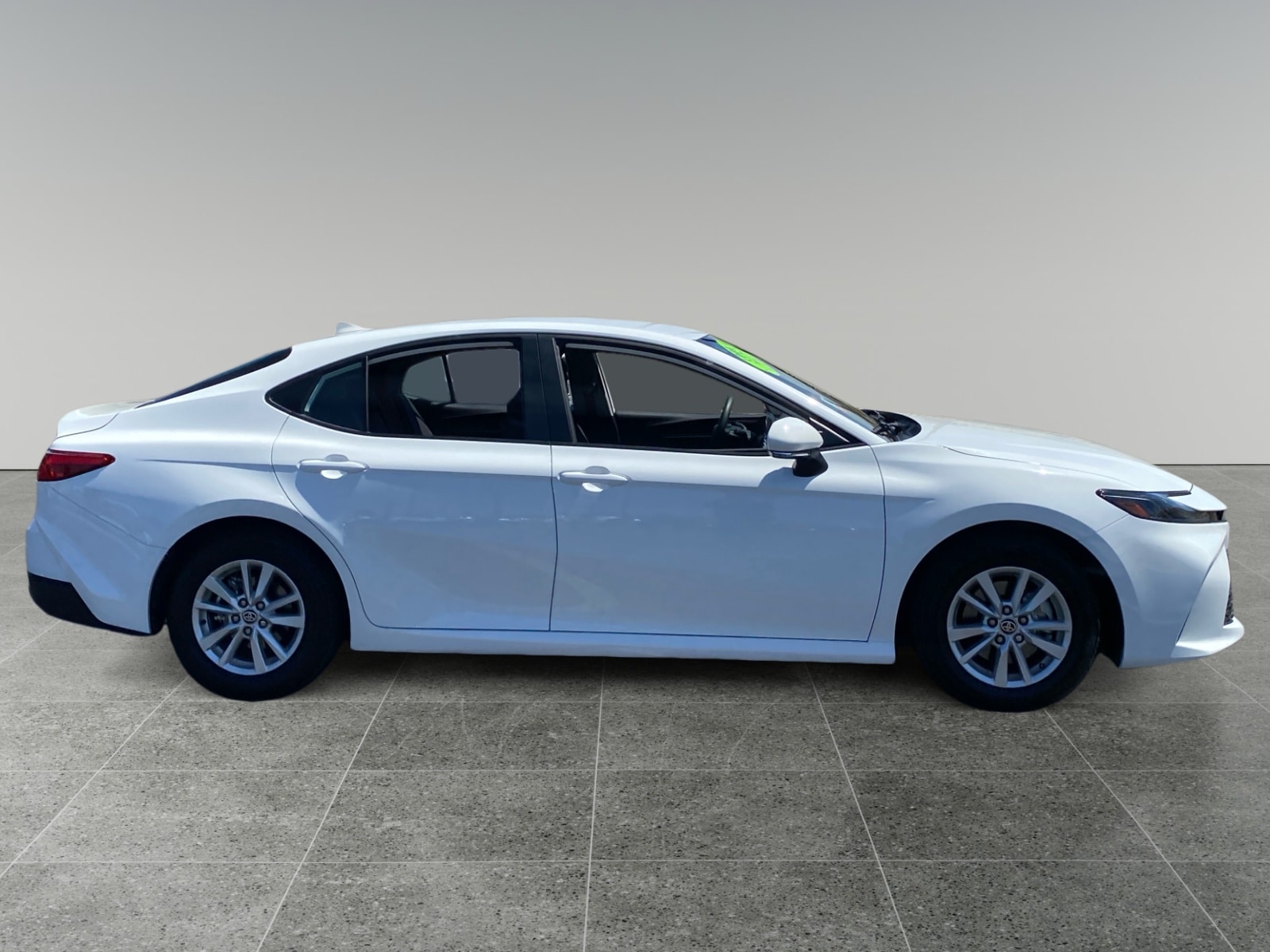 2025 Toyota Camry LE - Photo 6