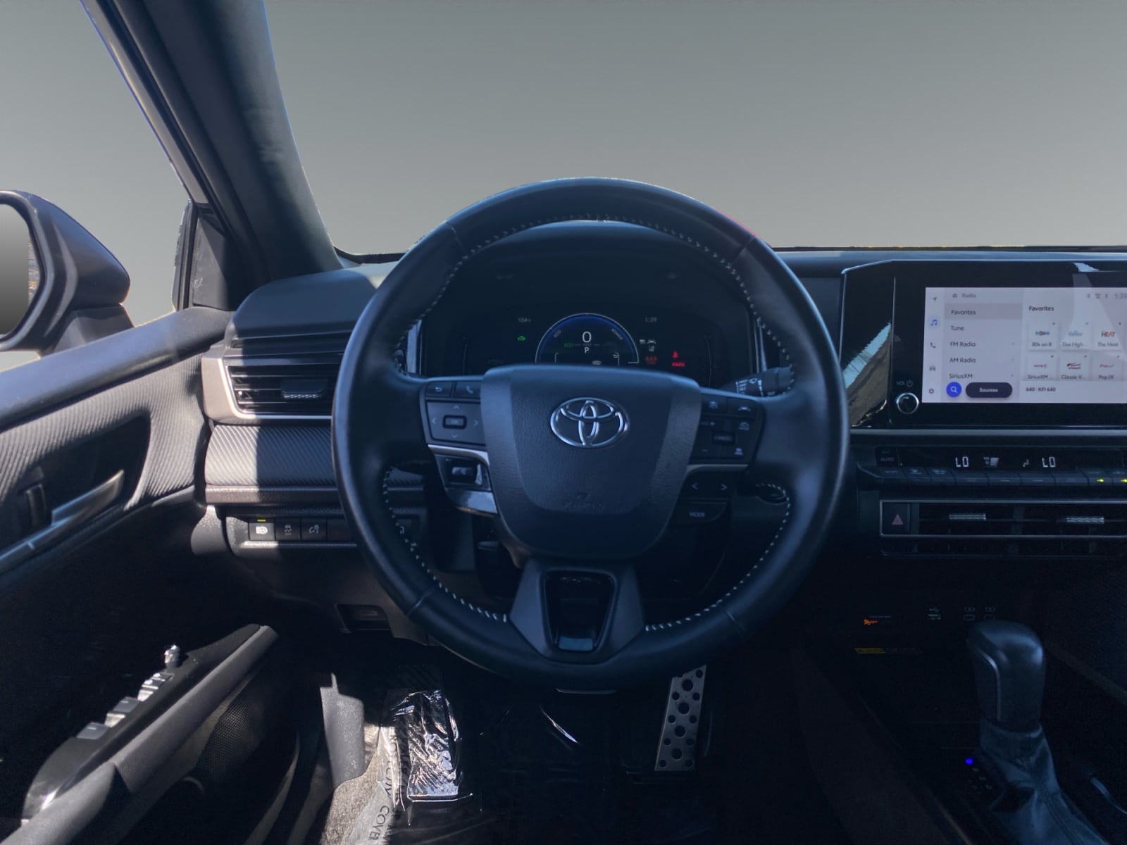 2026 Toyota Camry SE - Photo 12