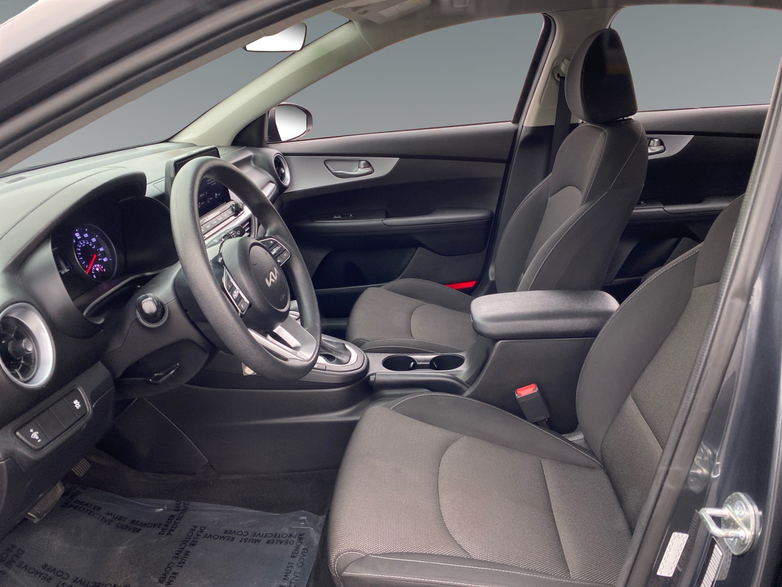 2024 Kia Forte LXS - Photo 9