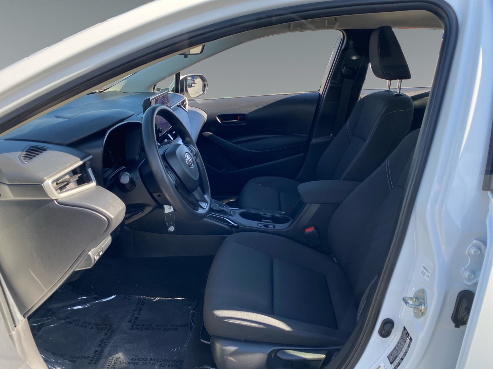 2026 Toyota Corolla LE - Photo 9