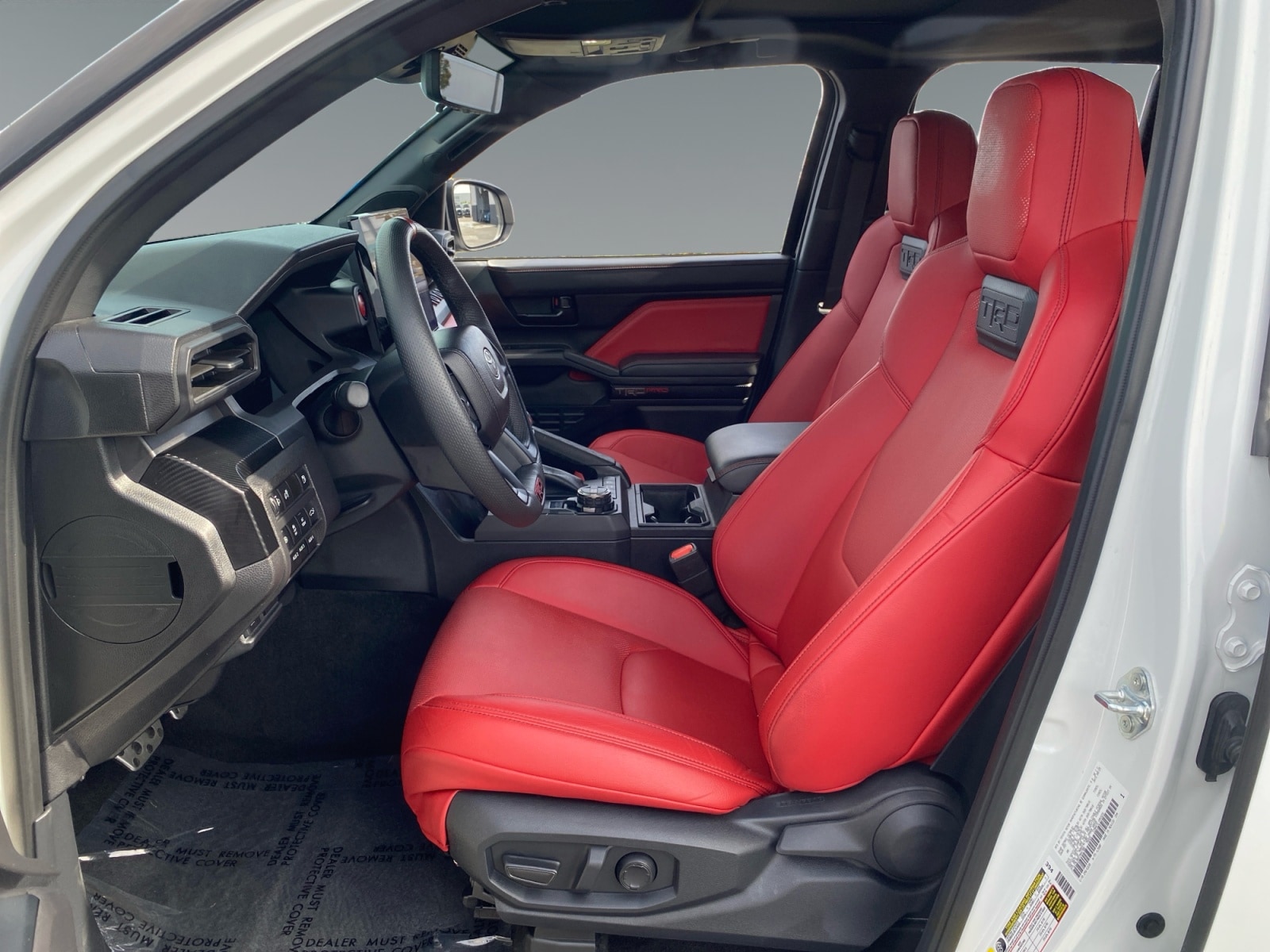 2025 Toyota Tacoma TRD Pro - Photo 9