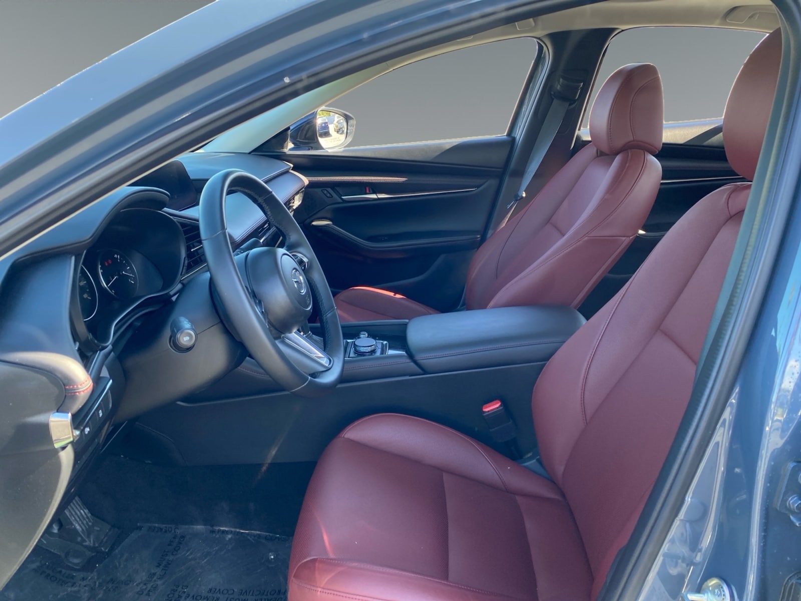 2025 Mazda Mazda3 Carbon Edition - Photo 9