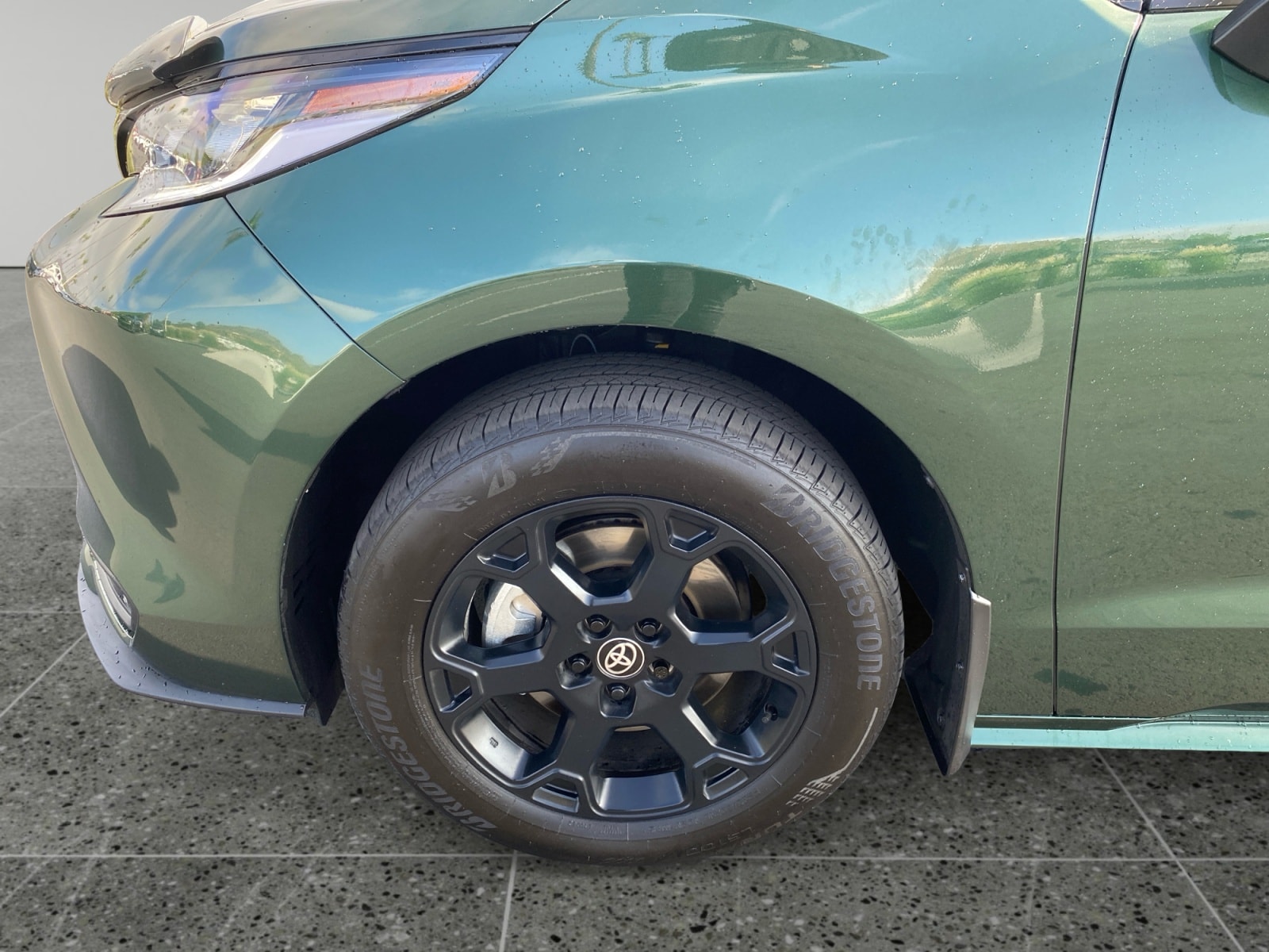 2025 Toyota Sienna Woodland Edition - Photo 14