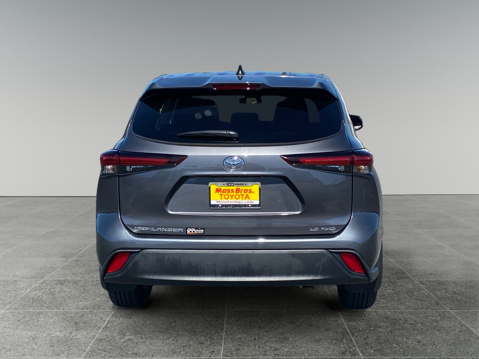 2024 Toyota Highlander LE photo 4