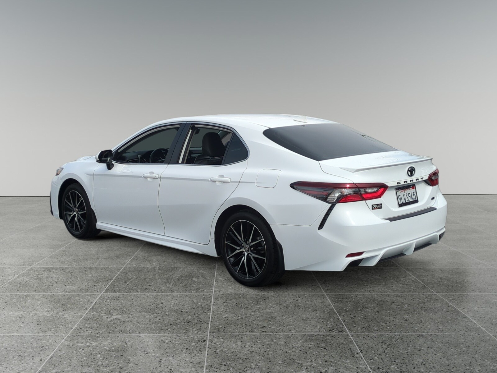 2024 Toyota Camry SE photo 3