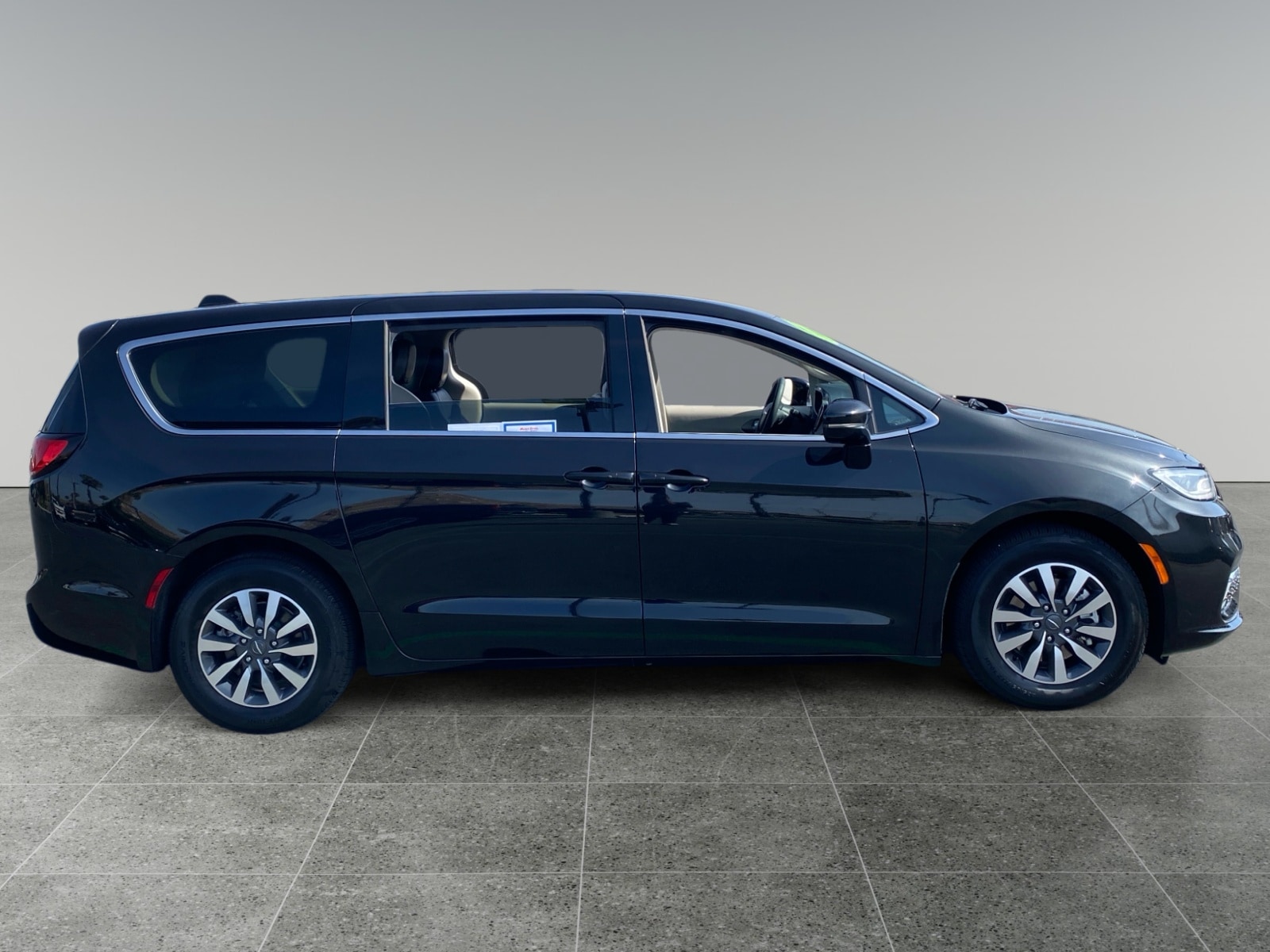 2024 Chrysler Pacifica PHEV Select - Photo 6