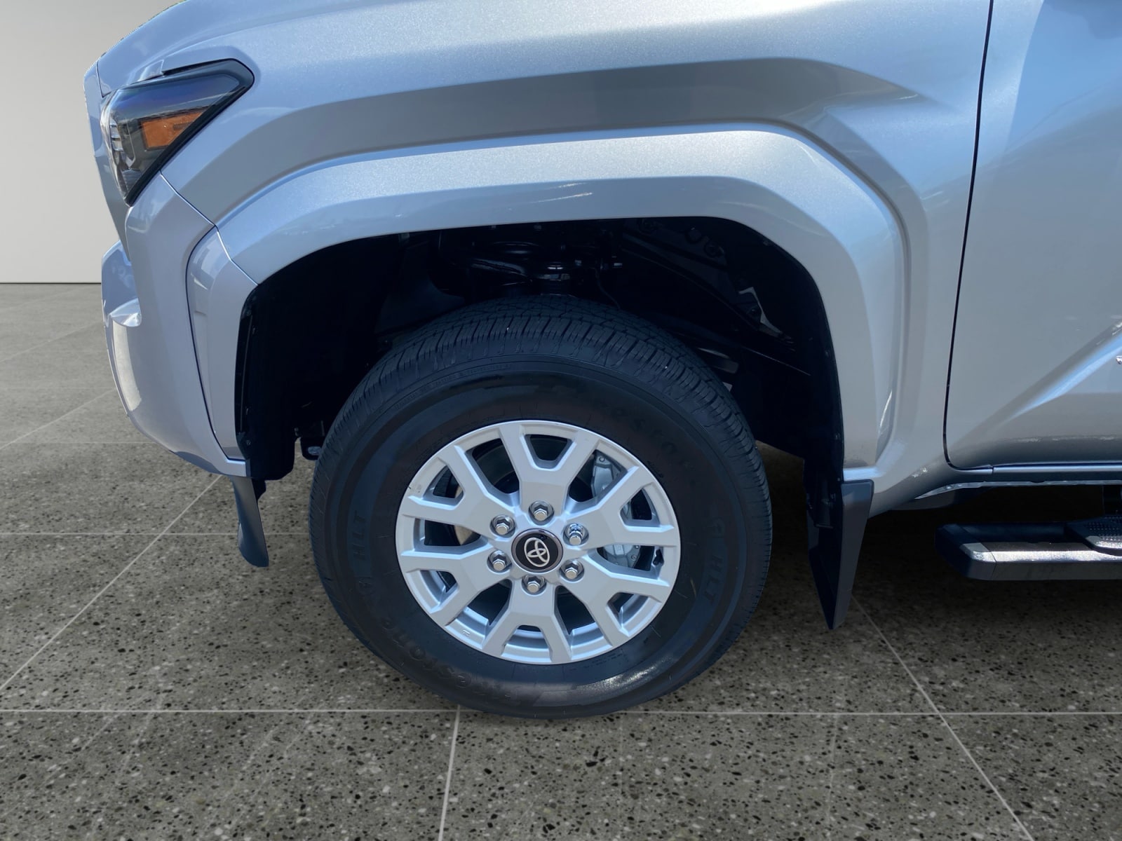 2026 Toyota Tacoma SR5 - Photo 14