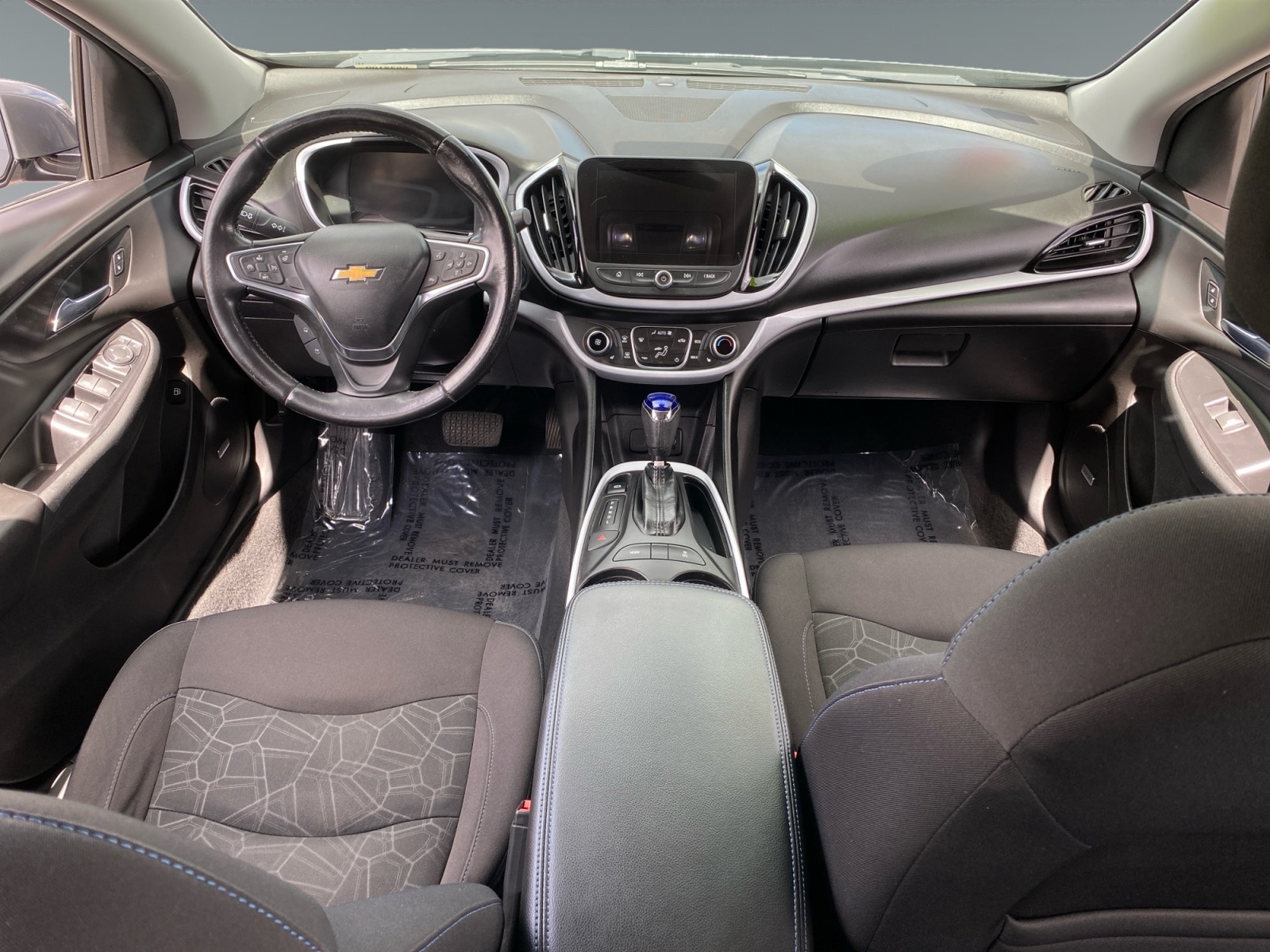 2018 Chevrolet Volt LT - Photo 10