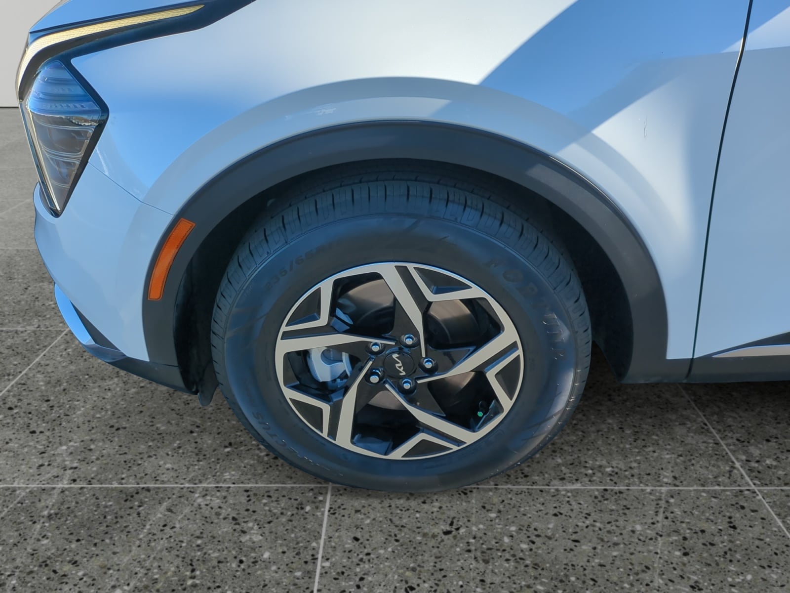 2024 Kia Sportage LX - Photo 14