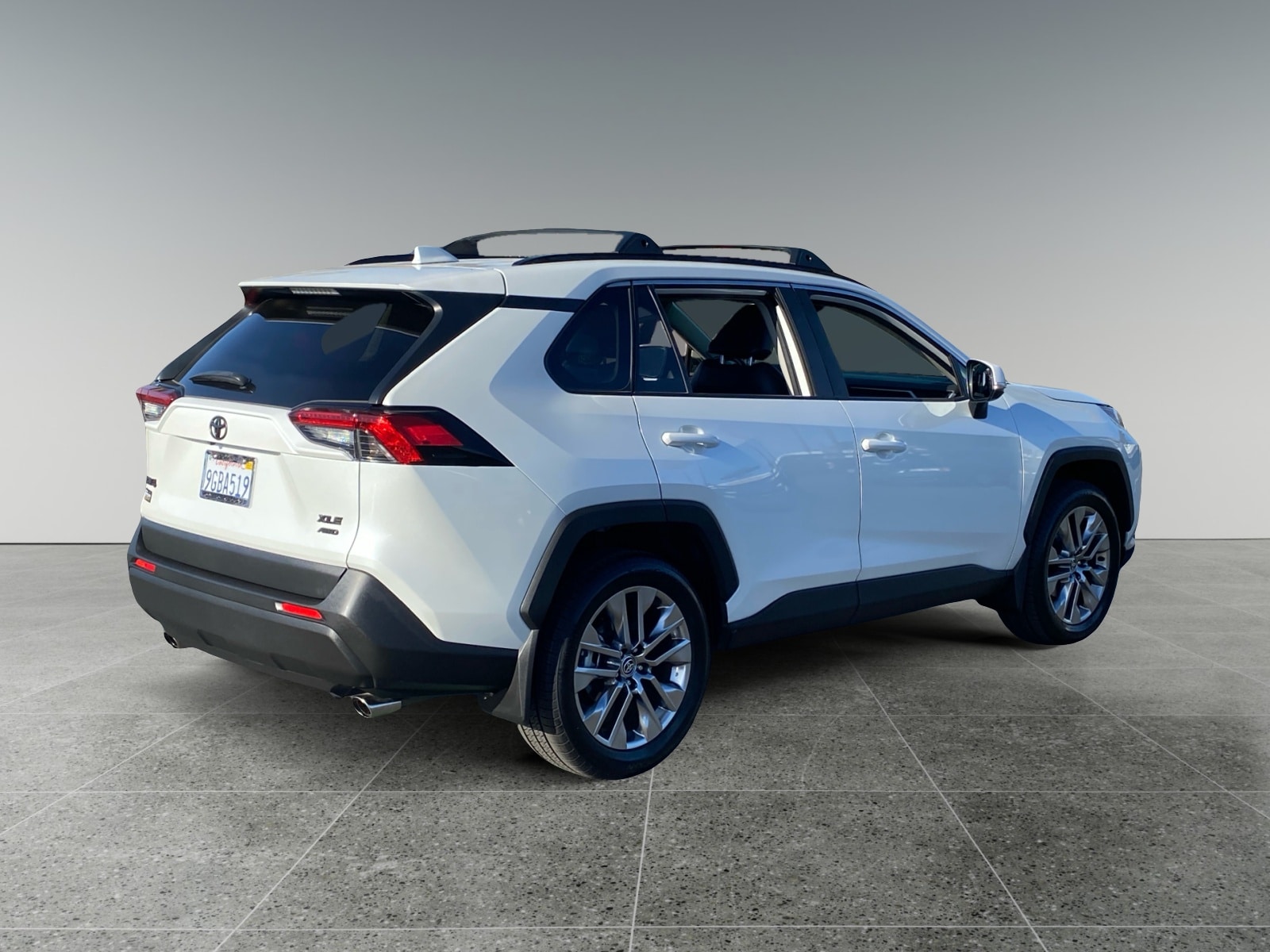 2023 Toyota RAV4 XLE Premium - Photo 5
