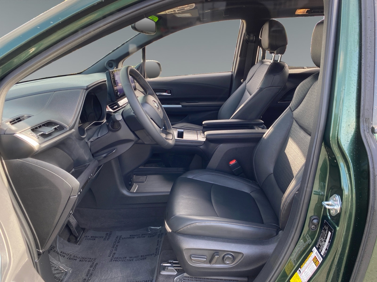 2025 Toyota Sienna Woodland Edition - Photo 9